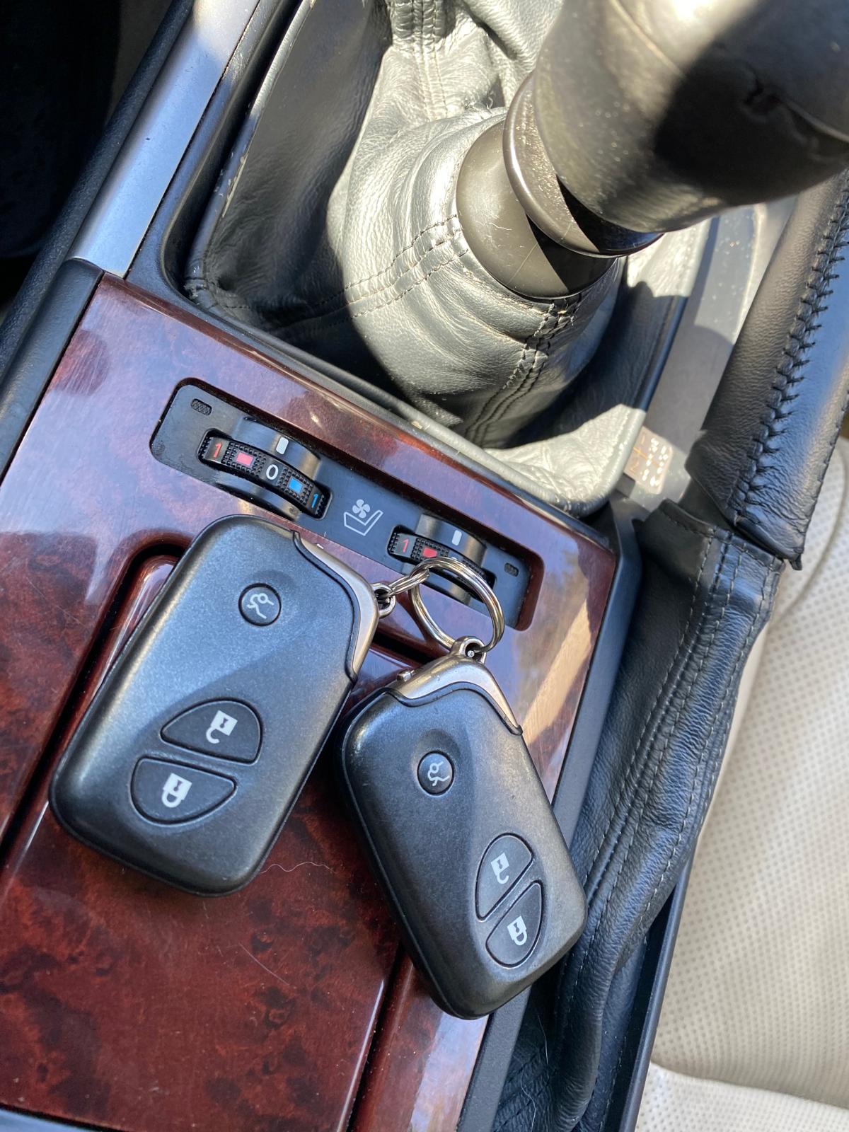LEXUS IS 220