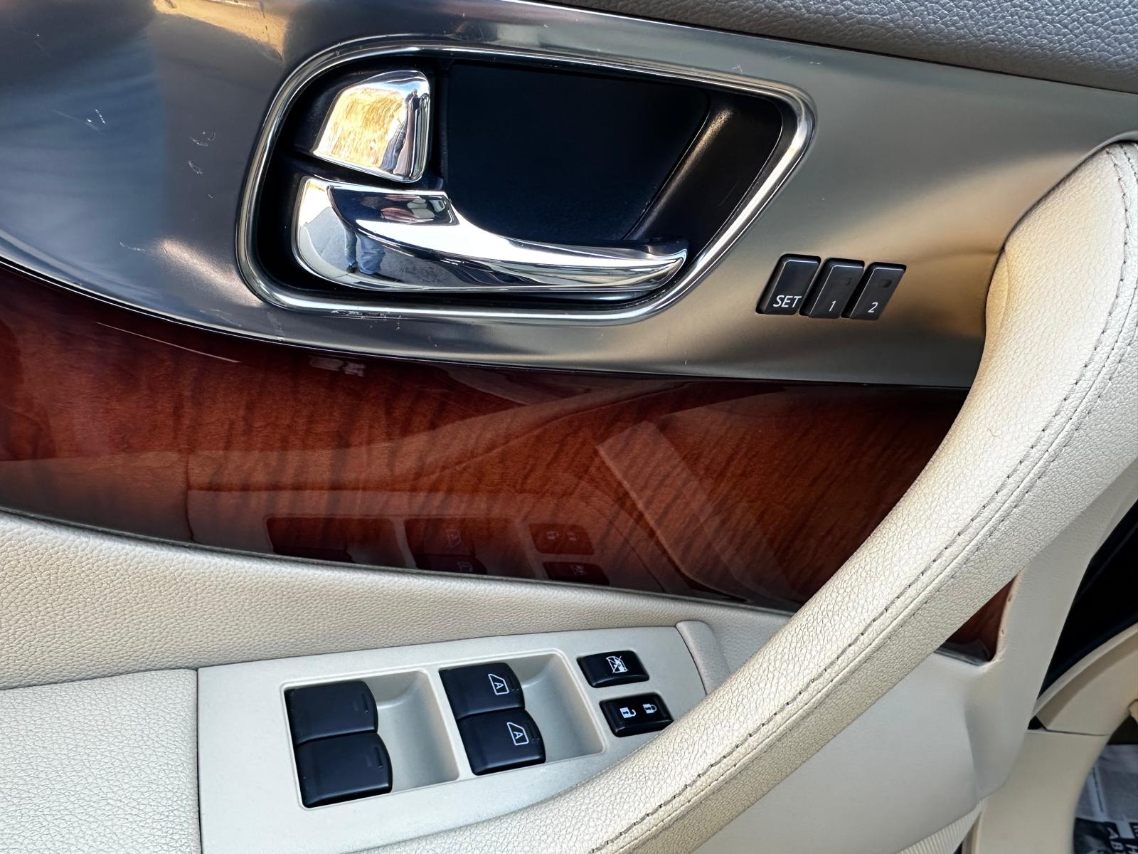 INFINITI FX 35
