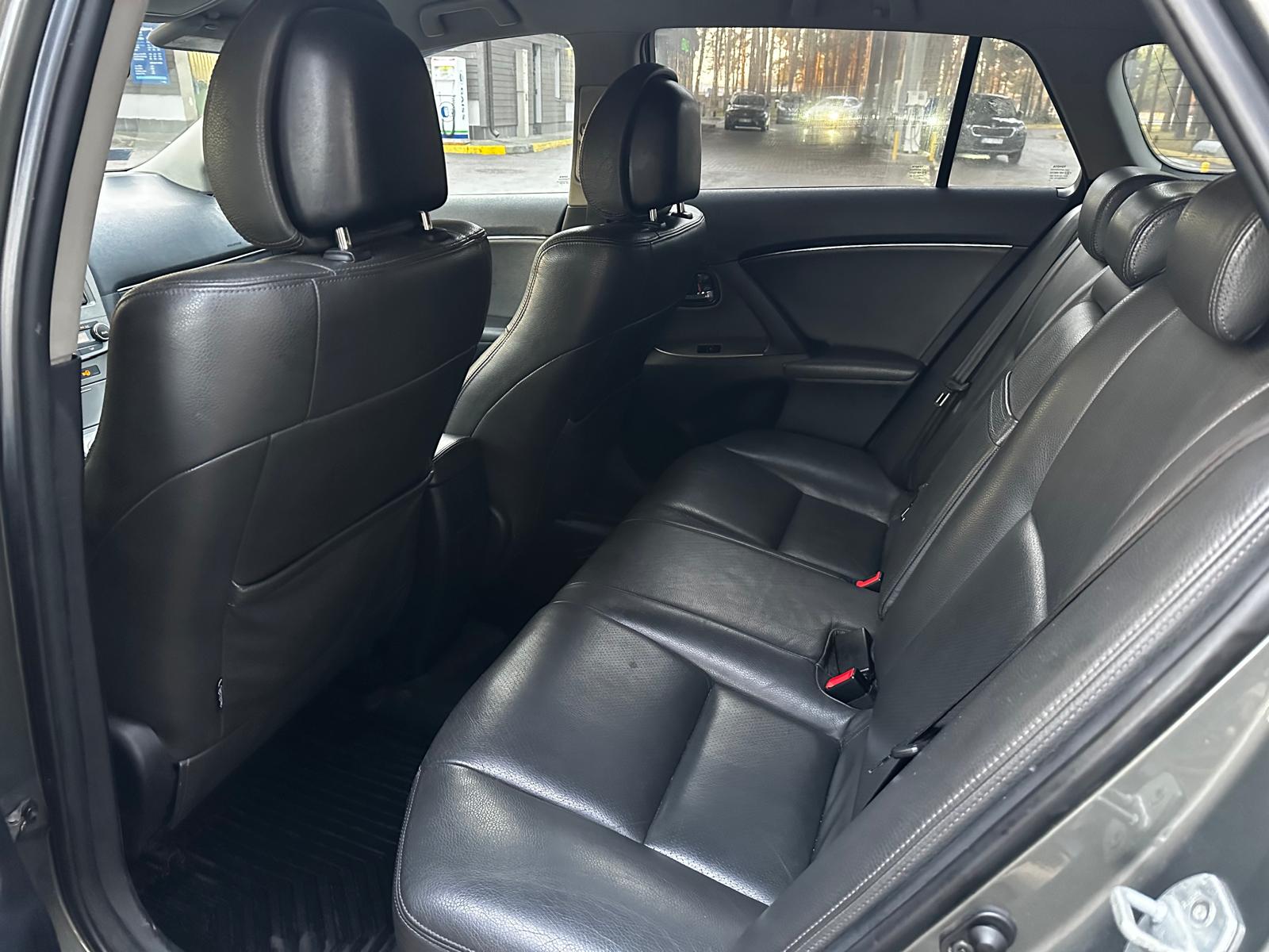 TOYOTA AVENSIS