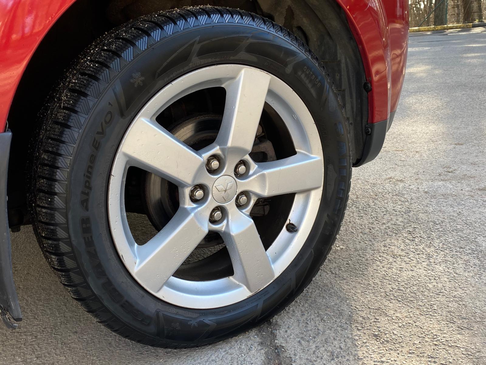 MITSUBISHI OUTLANDER 4X4