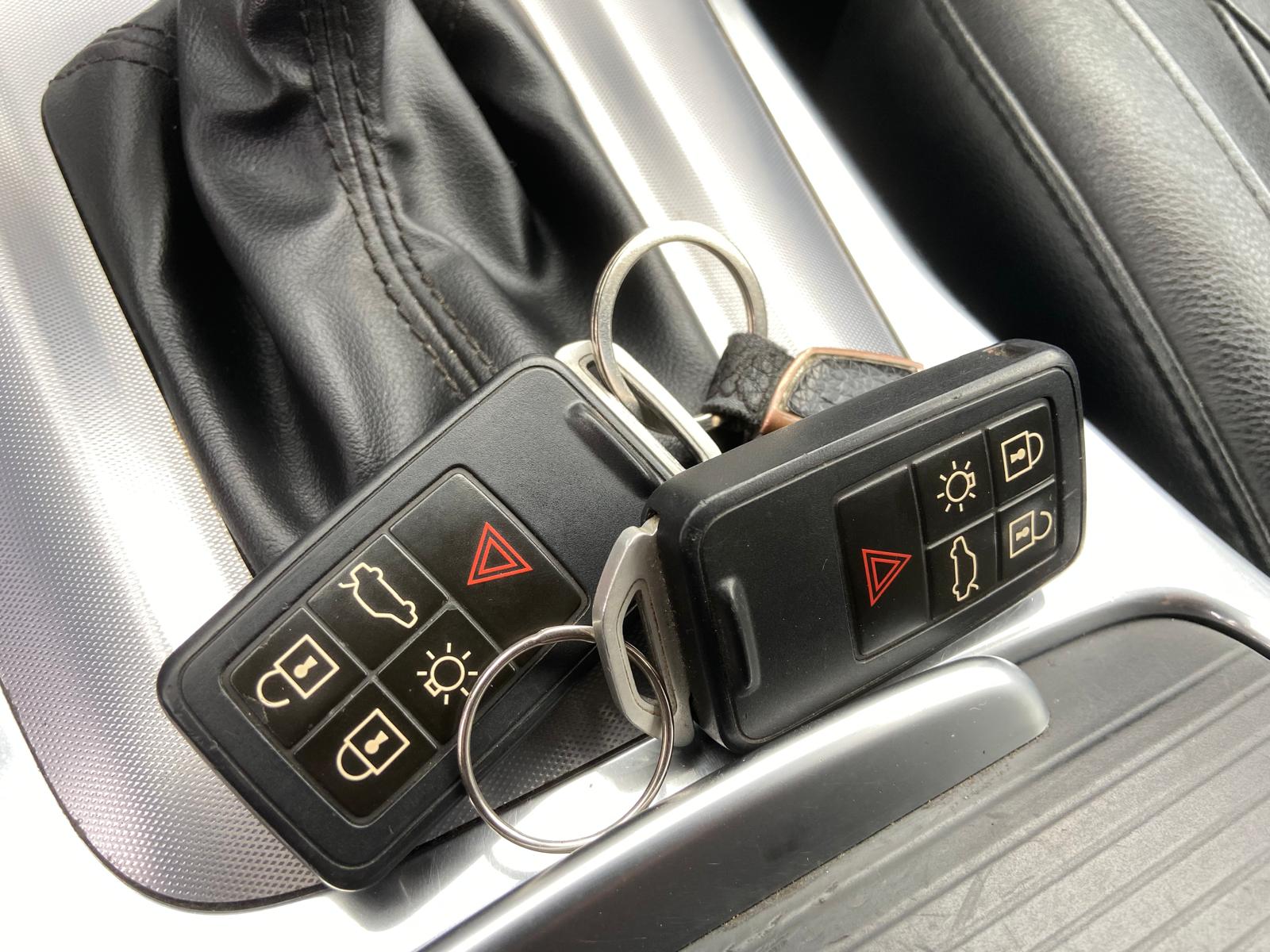 Volvo V70 Summum D4