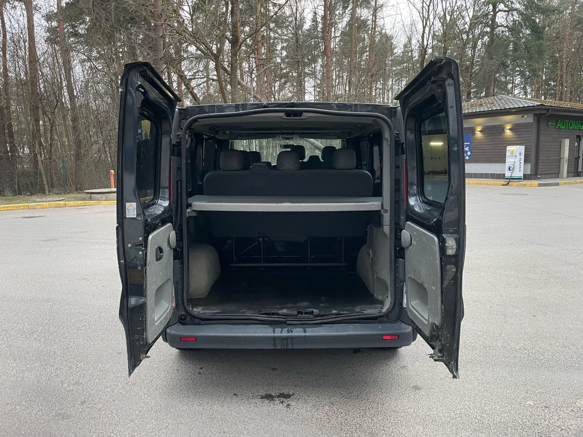Opel Vivaro 9 vietas
