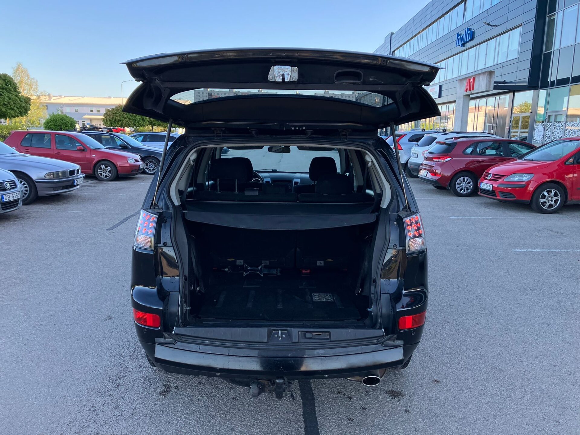 Mitsubishi Outlander 4×4 7-vietas