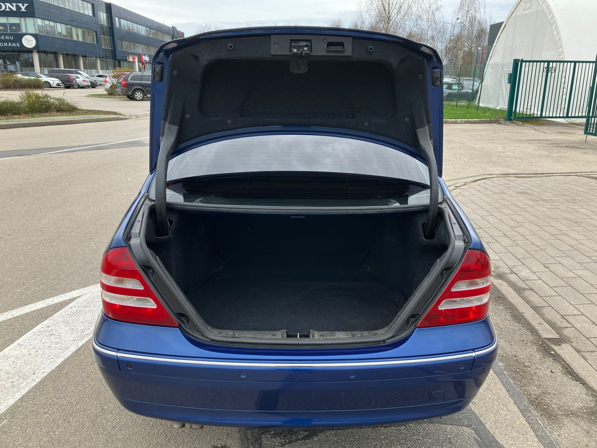 Mercedes C240
