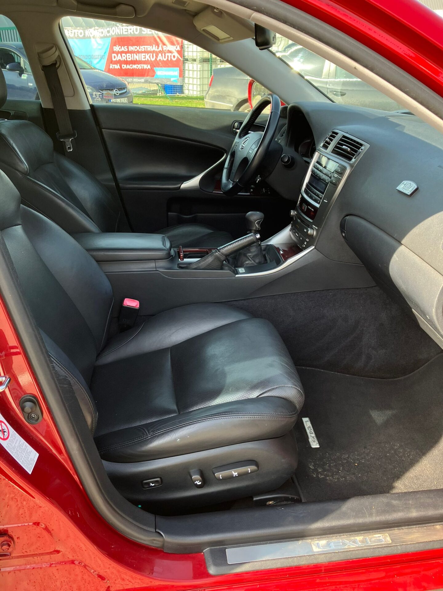 Lexus IS 220