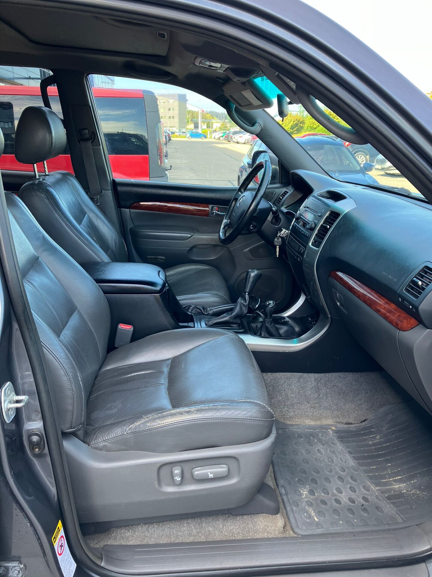 Toyota Land Cruiser D4D 4×4 8-мест