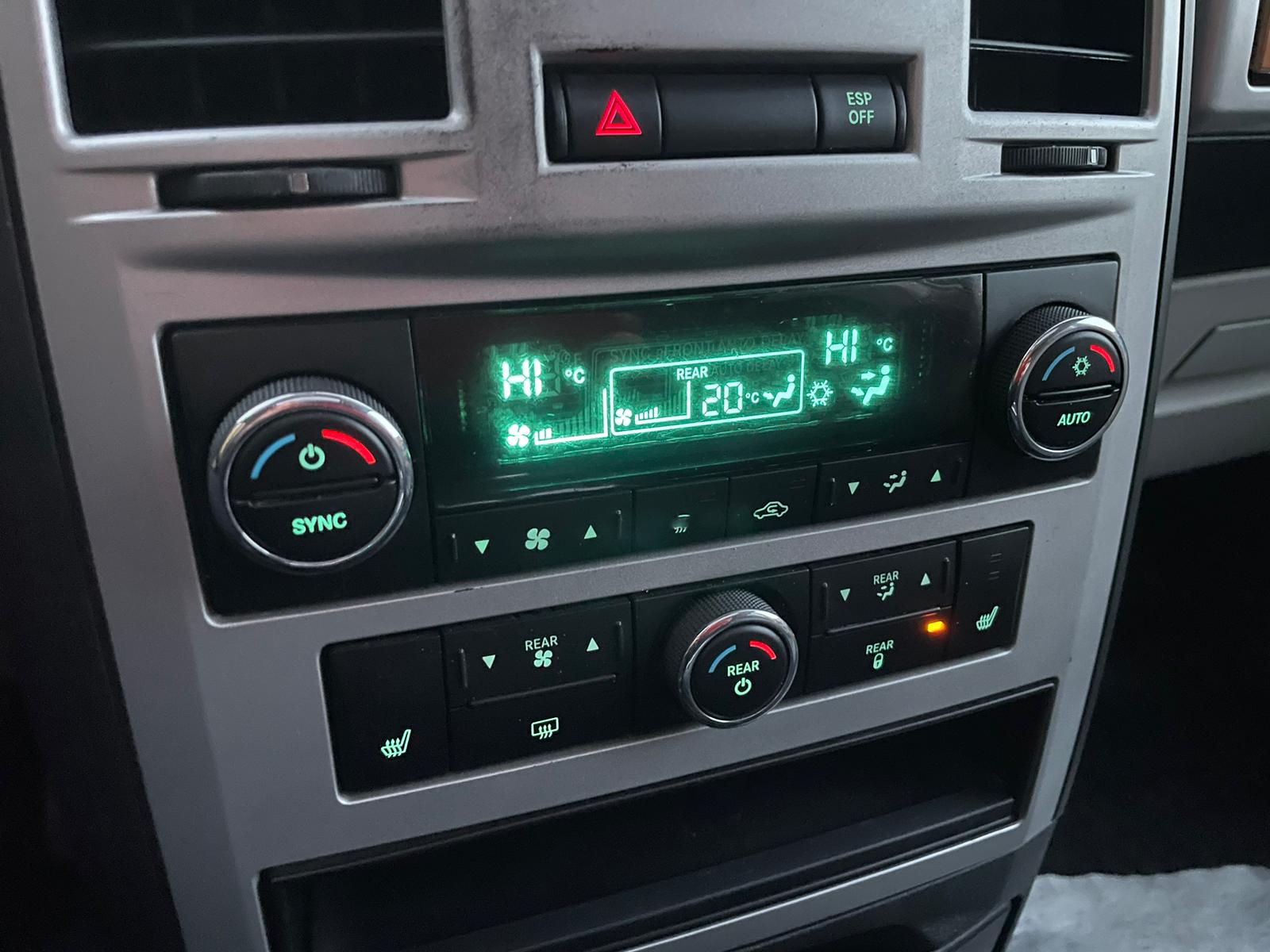 Chrysler Grand Voyager stowngo 7-VIETAS