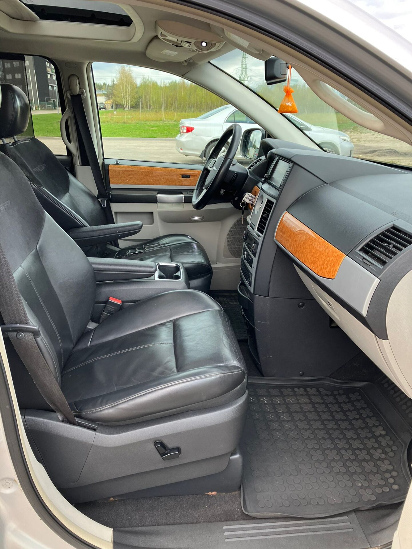 Chrysler Grand Voyager Stow&go 7-мест