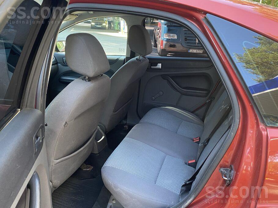 FORD FOCUS
