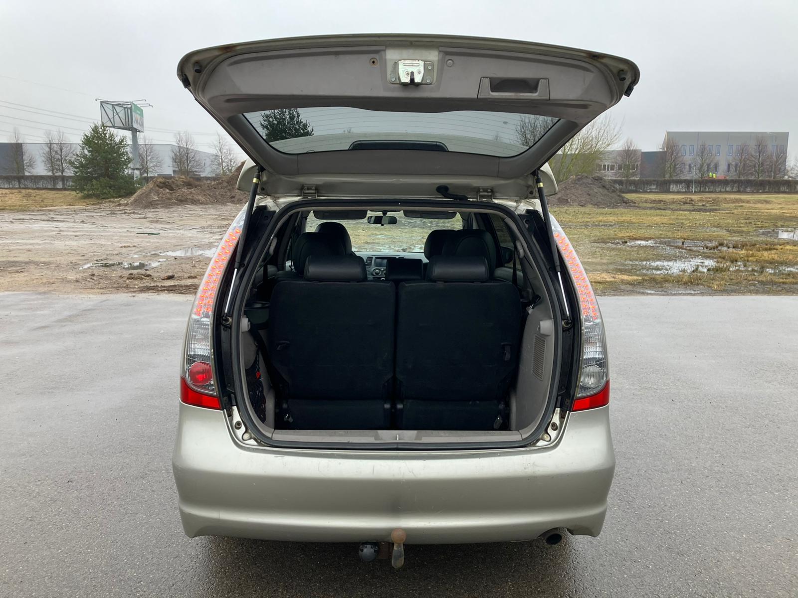 Mitsubishi Grandis 7-vietas