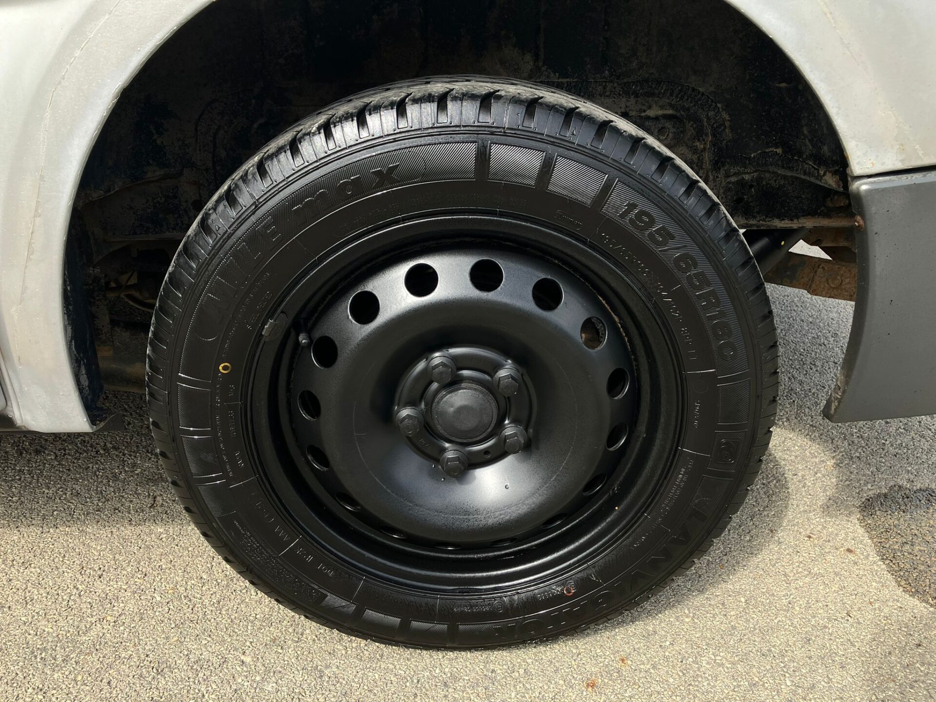 Opel Vivaro 9-vietas
