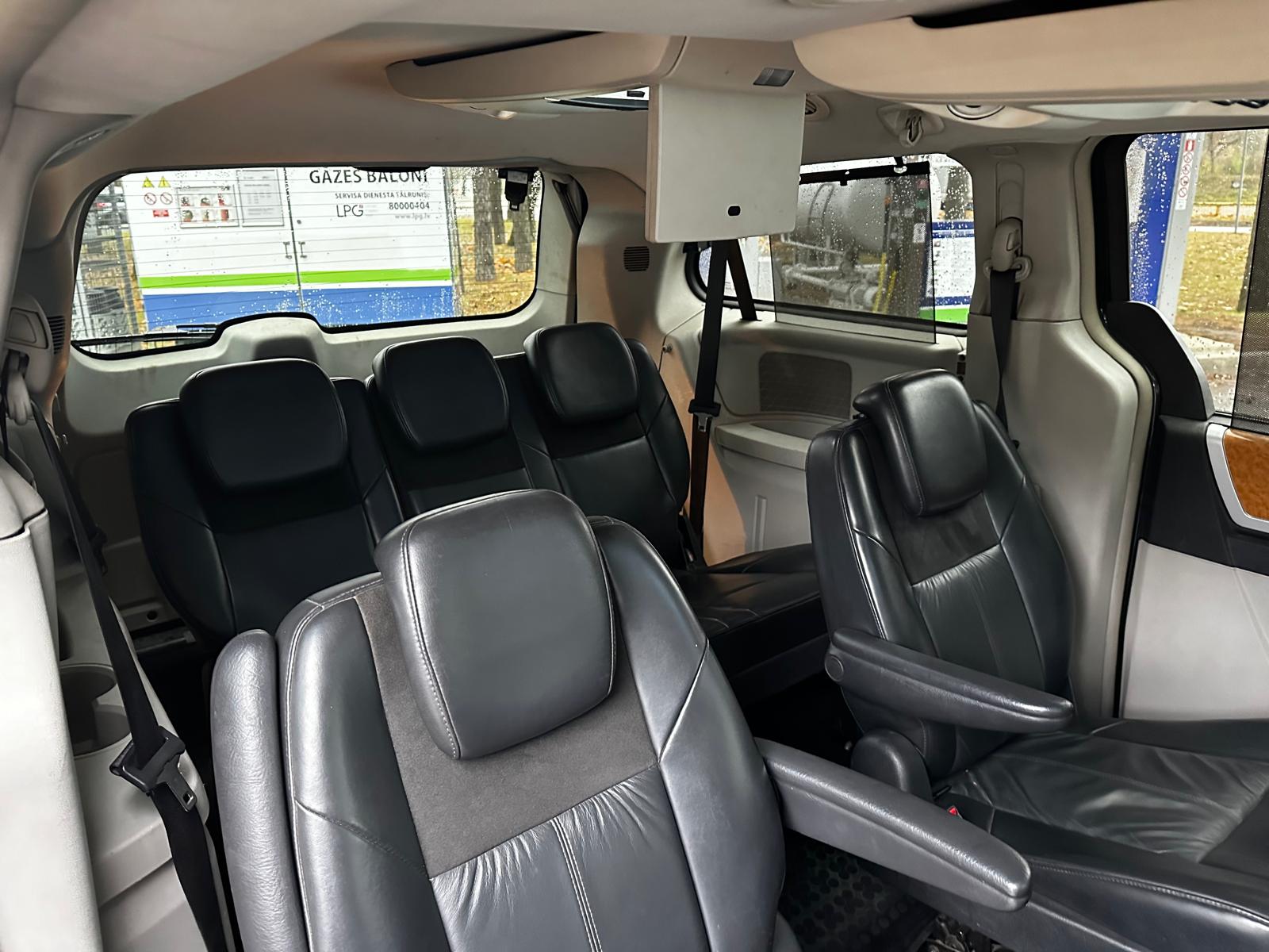 Chrysler Grand Voyager Stow&go 7-vietas