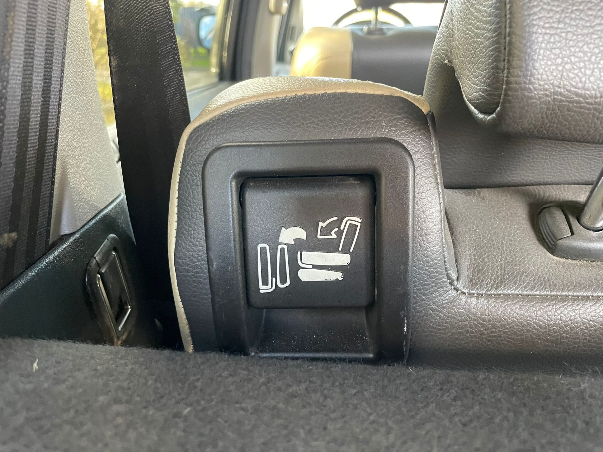 NISSAN PATHFINDER 4×4 7-vietas
