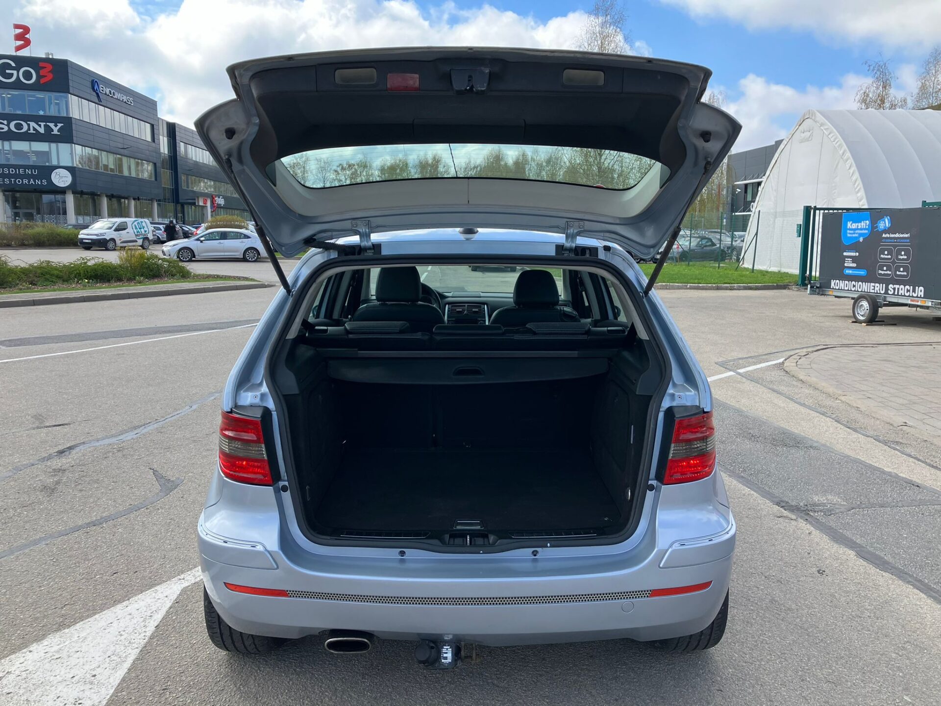 Mercedes B180