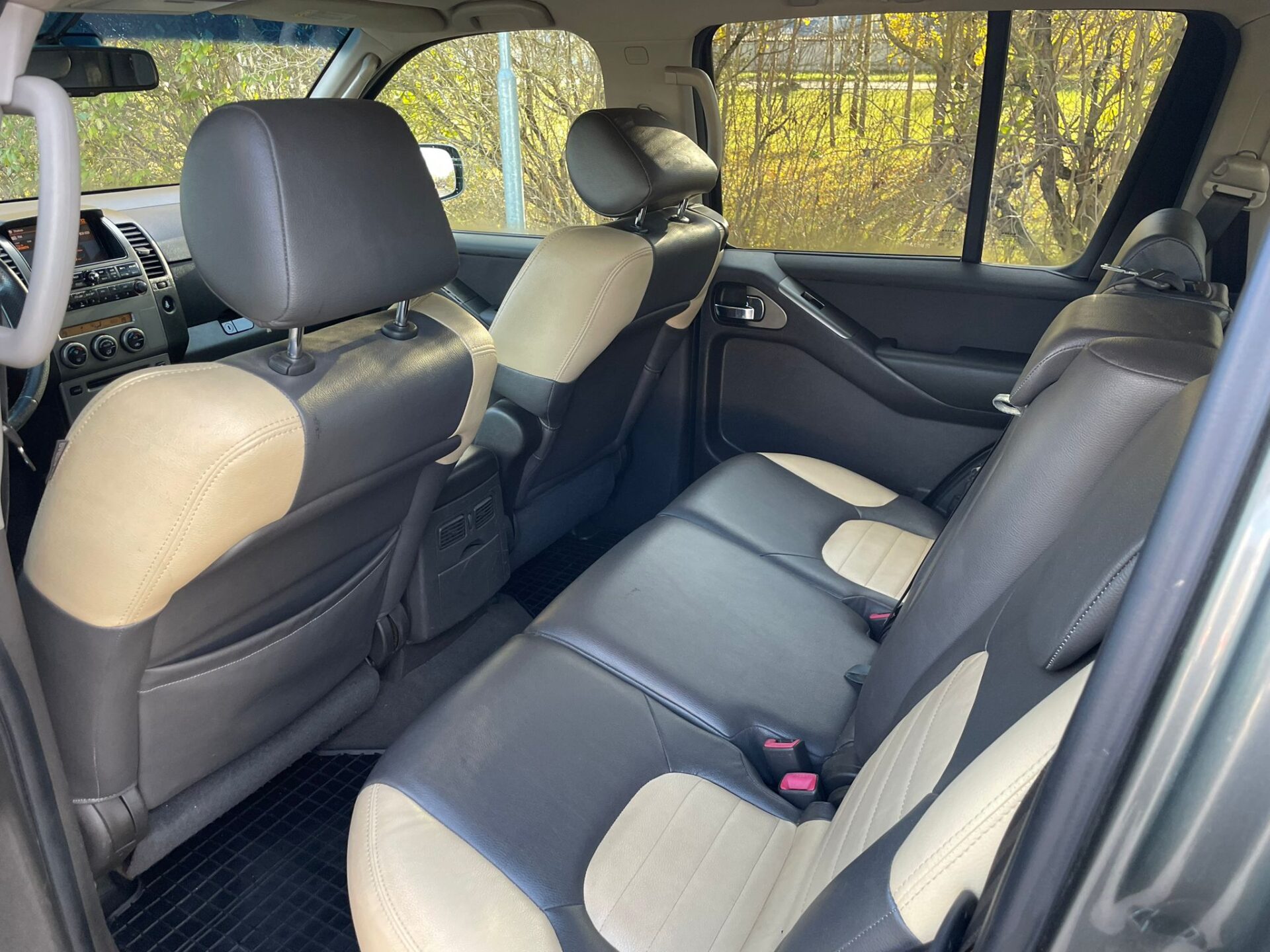 NISSAN PATHFINDER 4×4 7-vietas