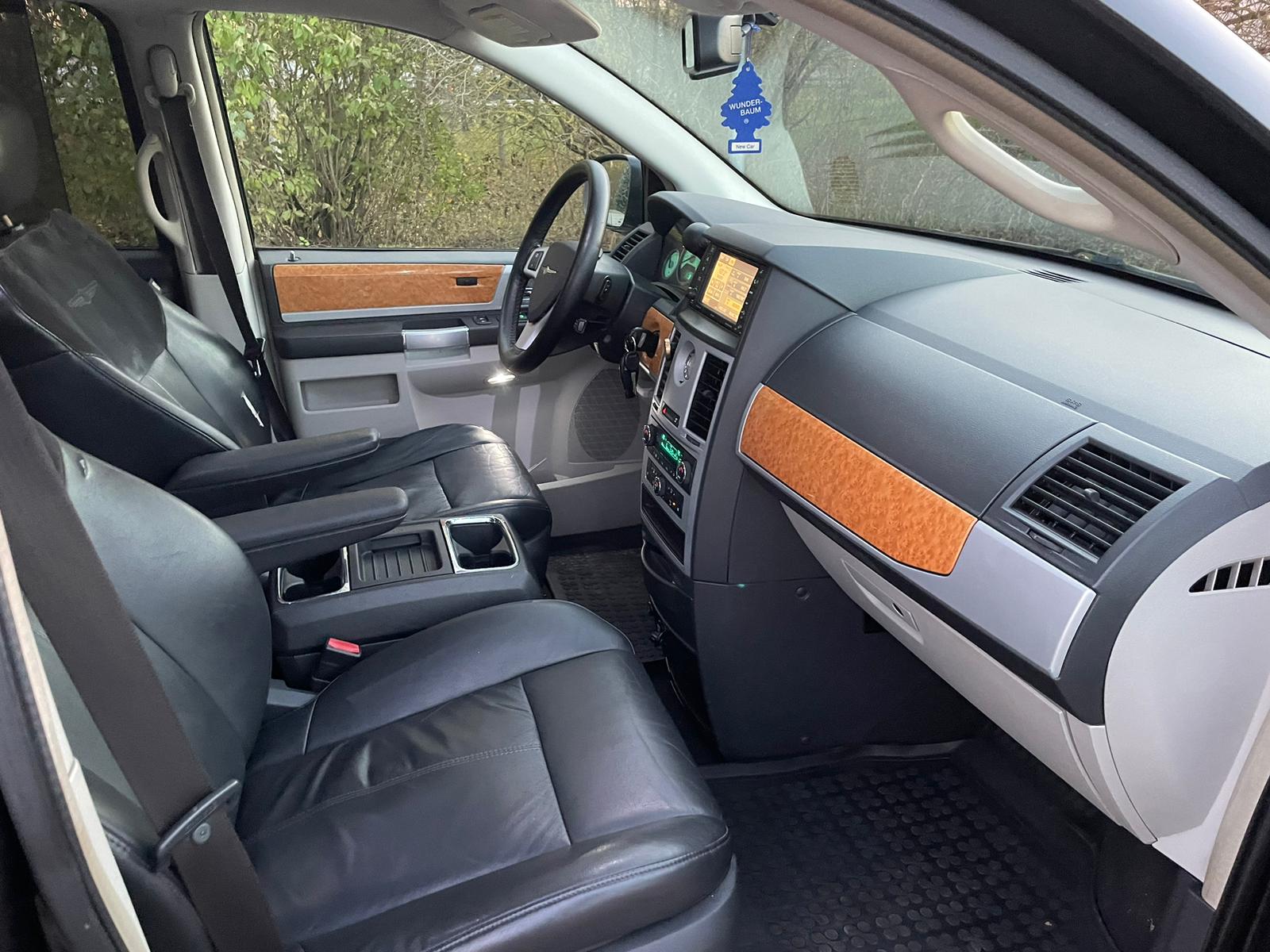 Chrysler Grand Voyager stowngo 7-VIETAS