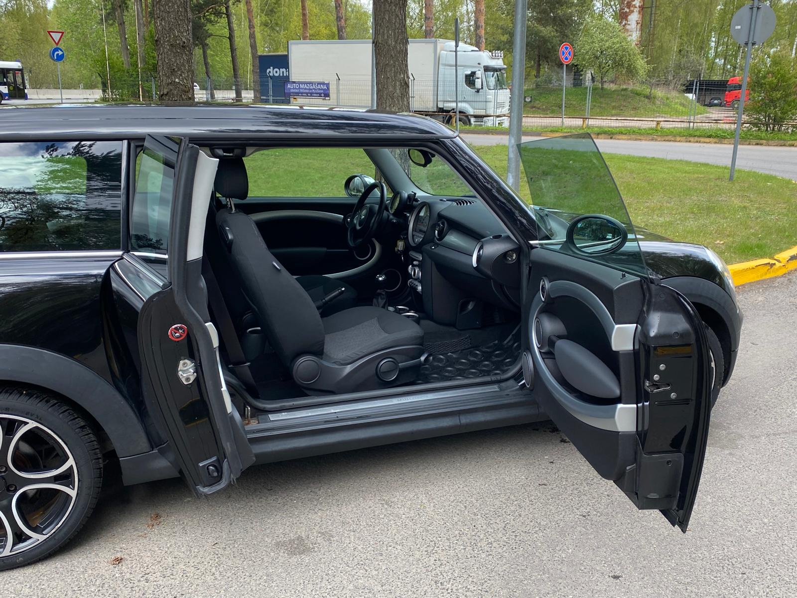 MINI COOPER CLUBMAN