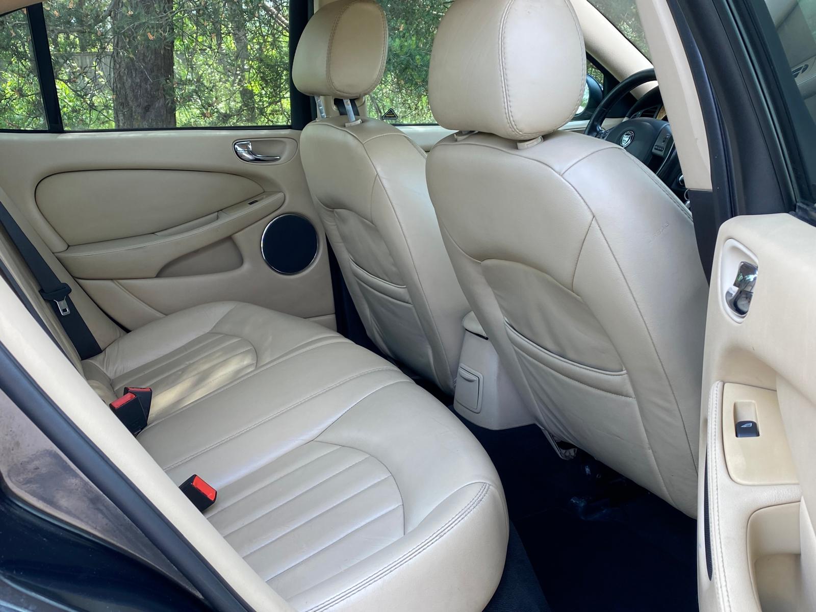 Jaguar X-Type