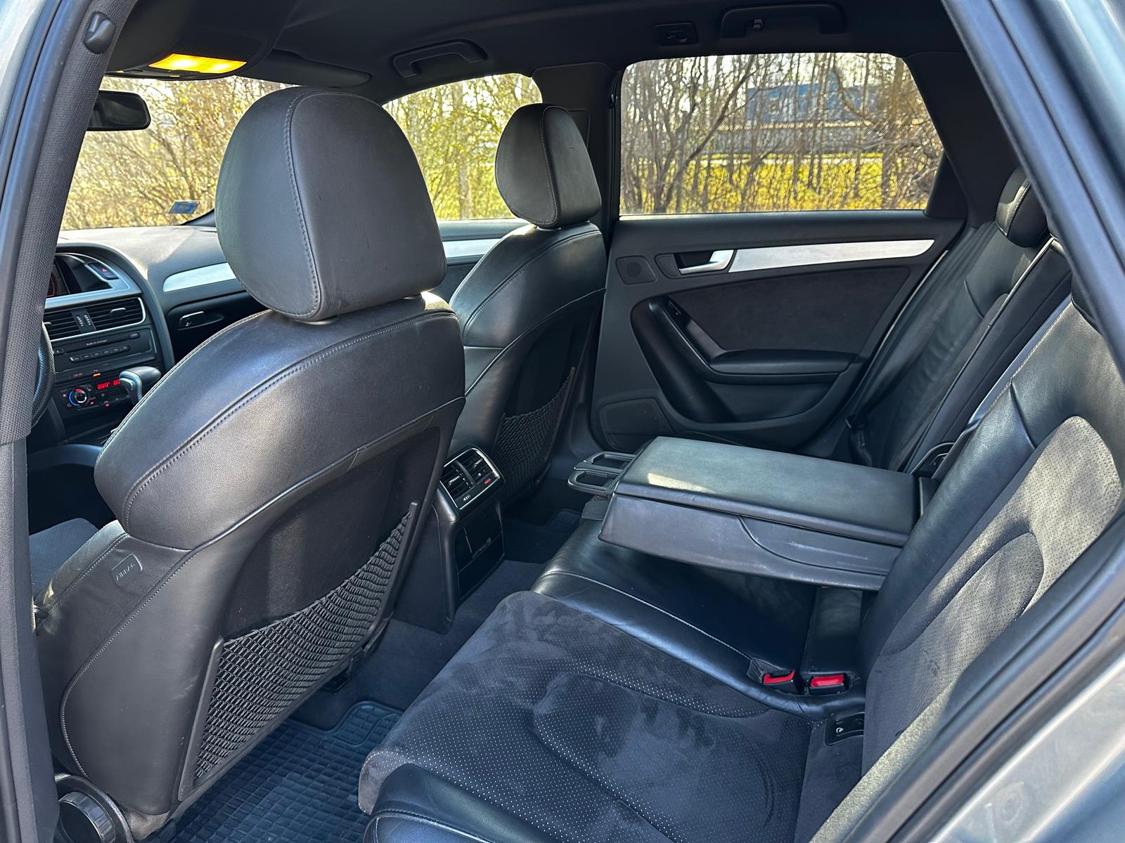 AUDI A4 SLINE