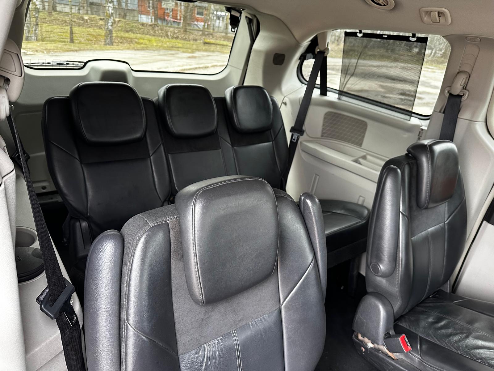 Chrysler Grand Voyager Stow&go limited edition 7-vietas
