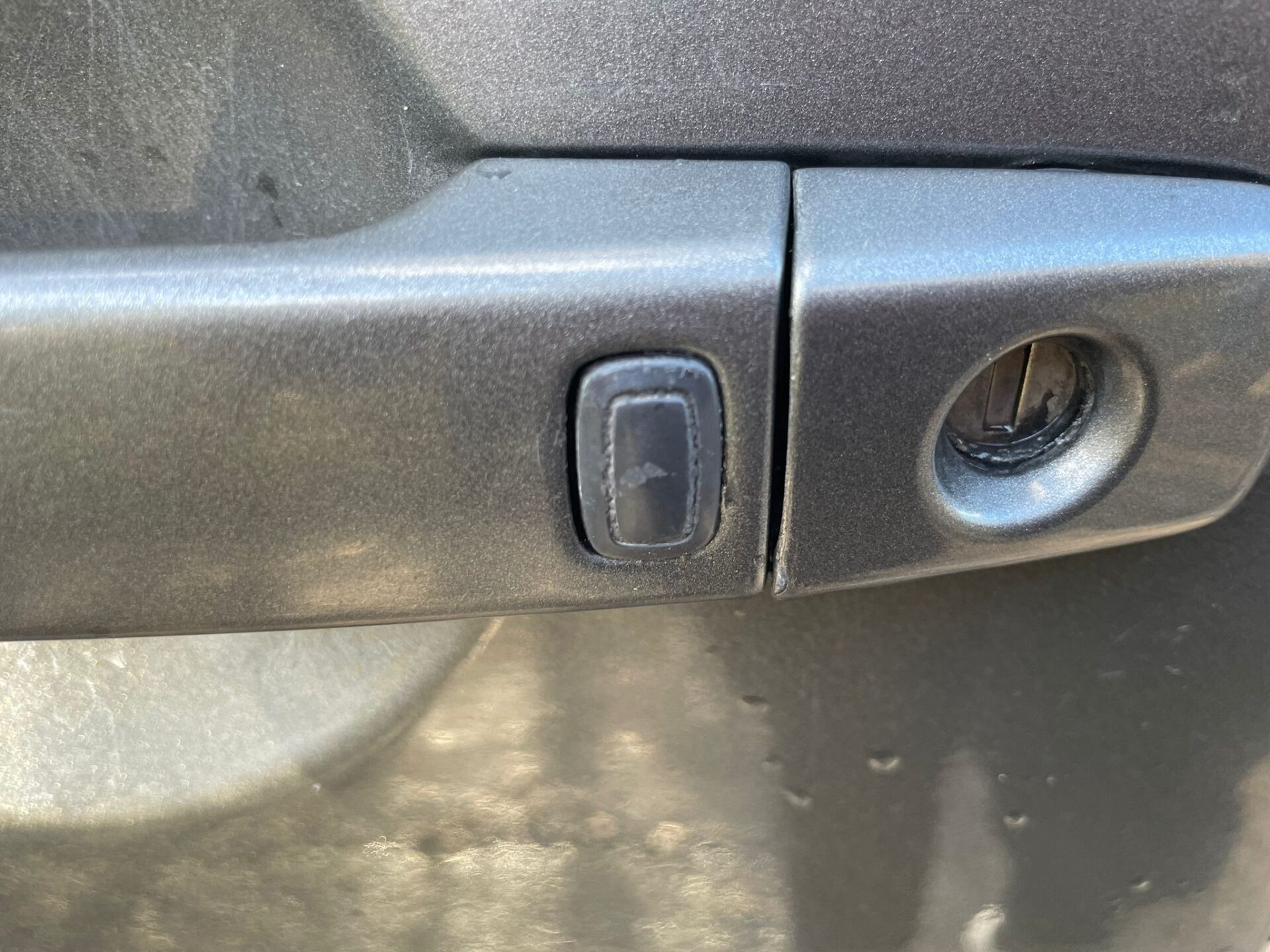 NISSAN PATHFINDER 4×4 7-vietas
