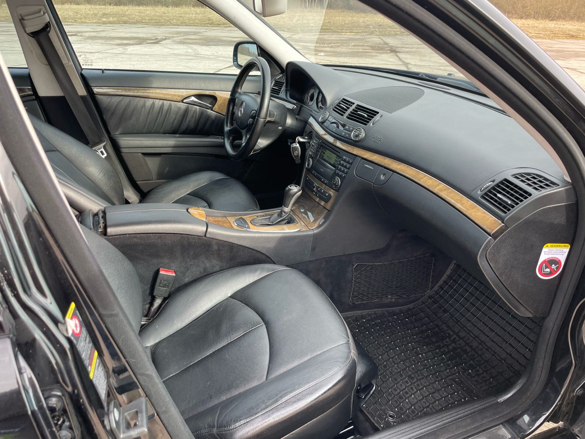 Mercedes Benz E320 AVANTGARDE