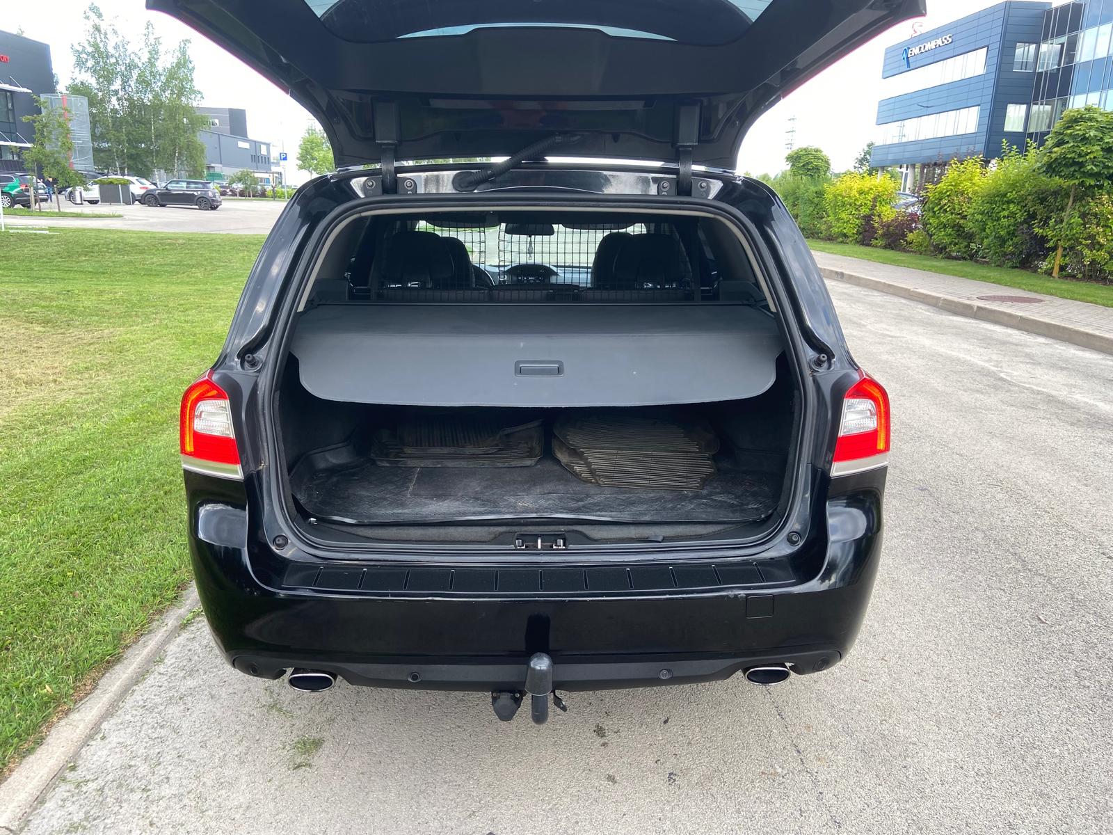 Volvo V70 Summum D4