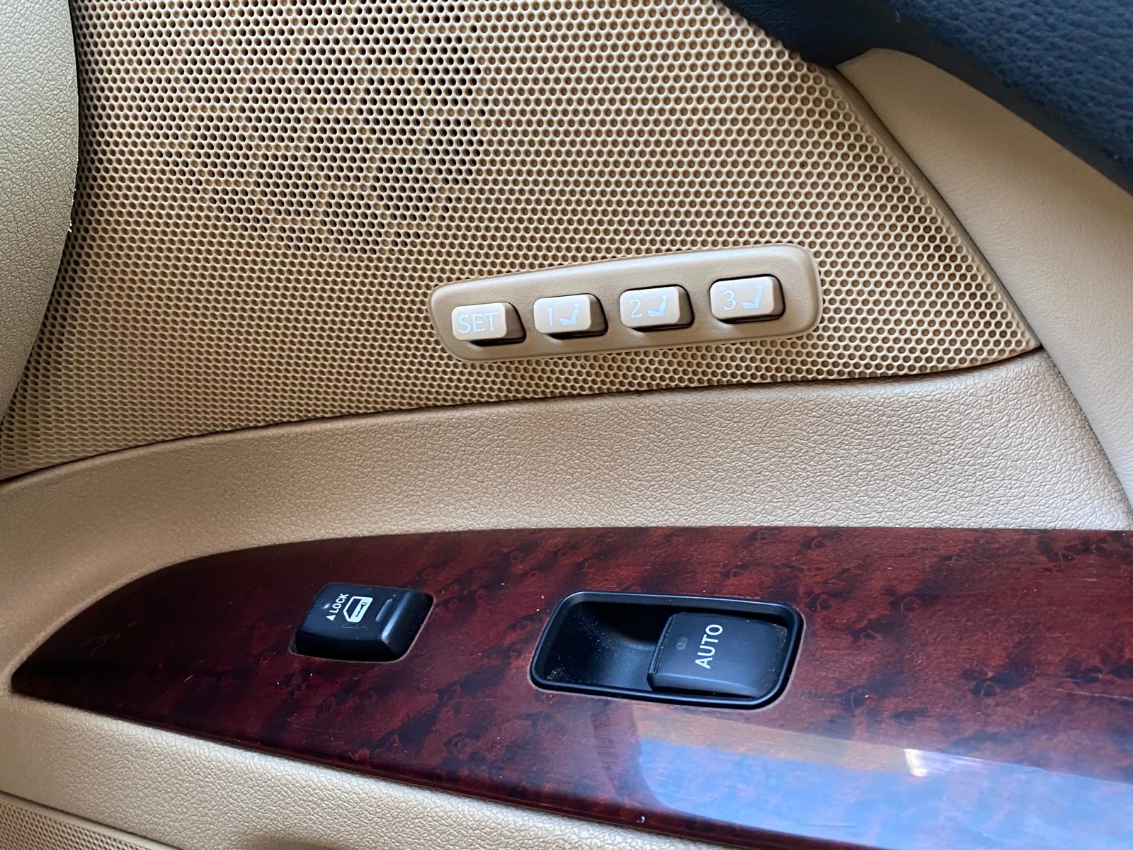 LEXUS IS 220