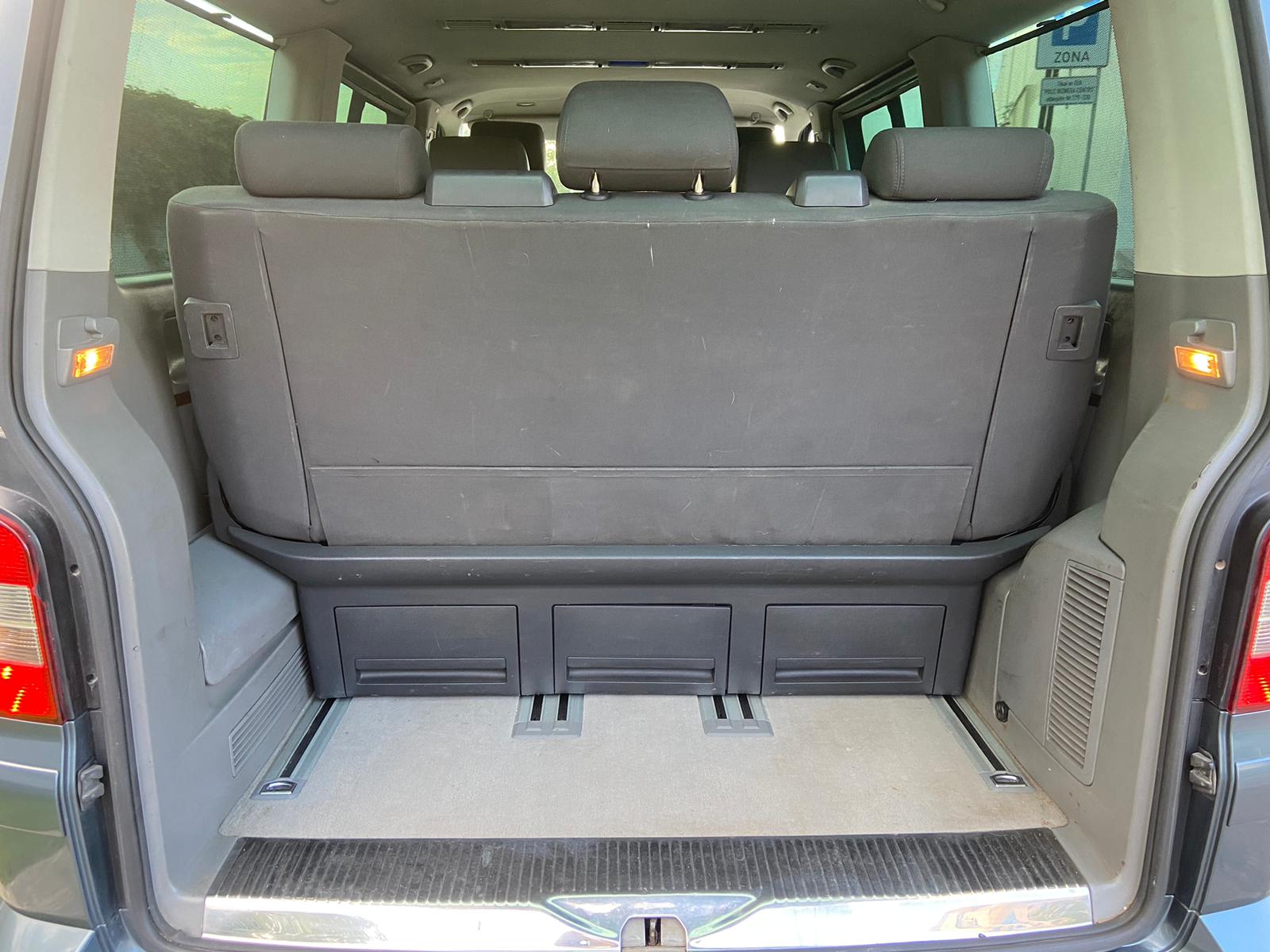 VW Multivan Highline 7-vietas