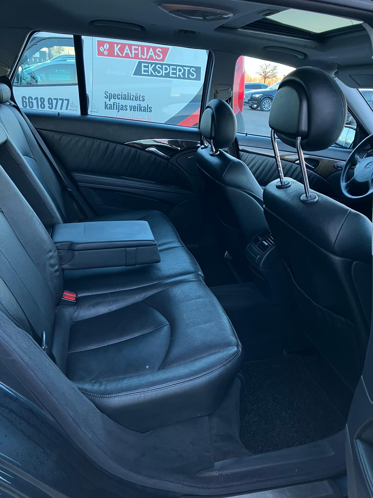 Mercedes Benz E320