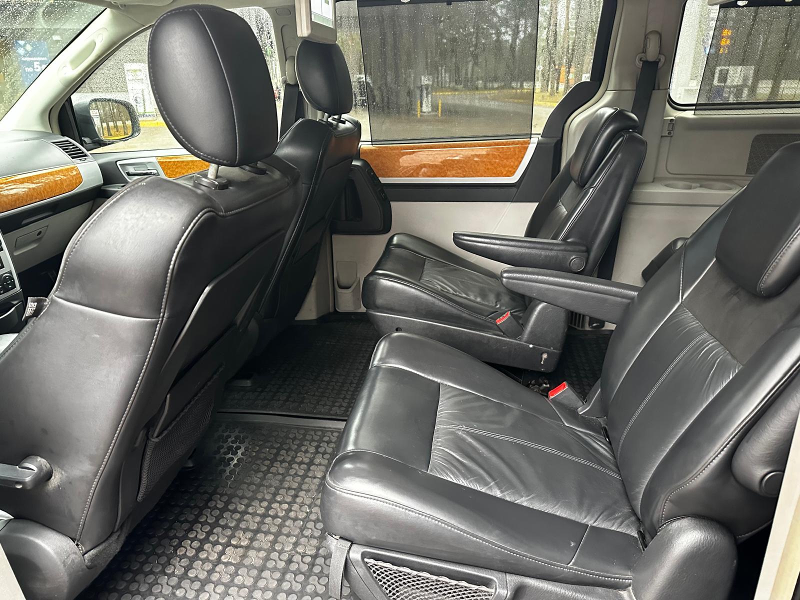 Chrysler Grand Voyager Stow&go 7-vietas