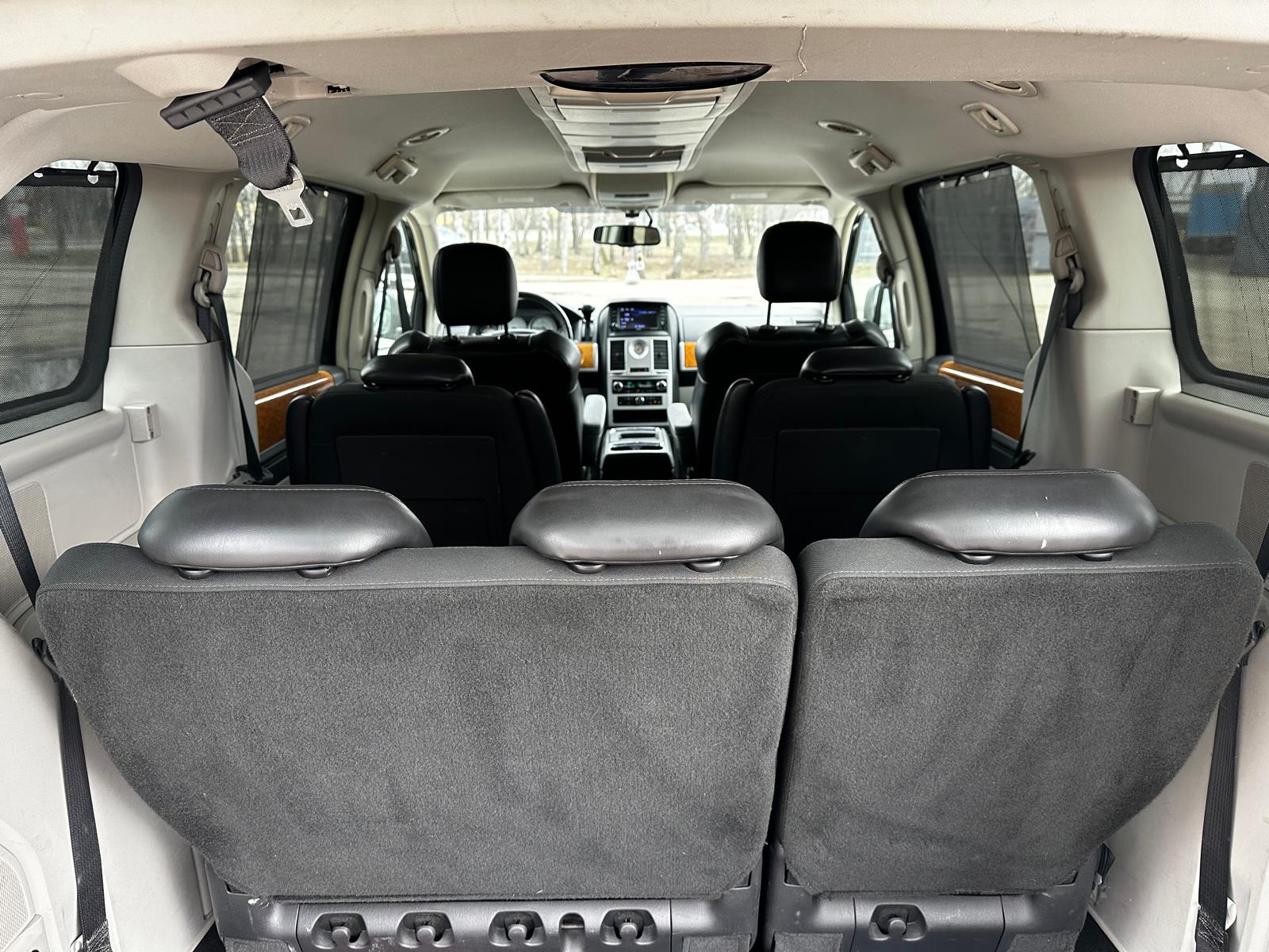 Chrysler Grand Voyager Stow&go limited edition 7-vietas