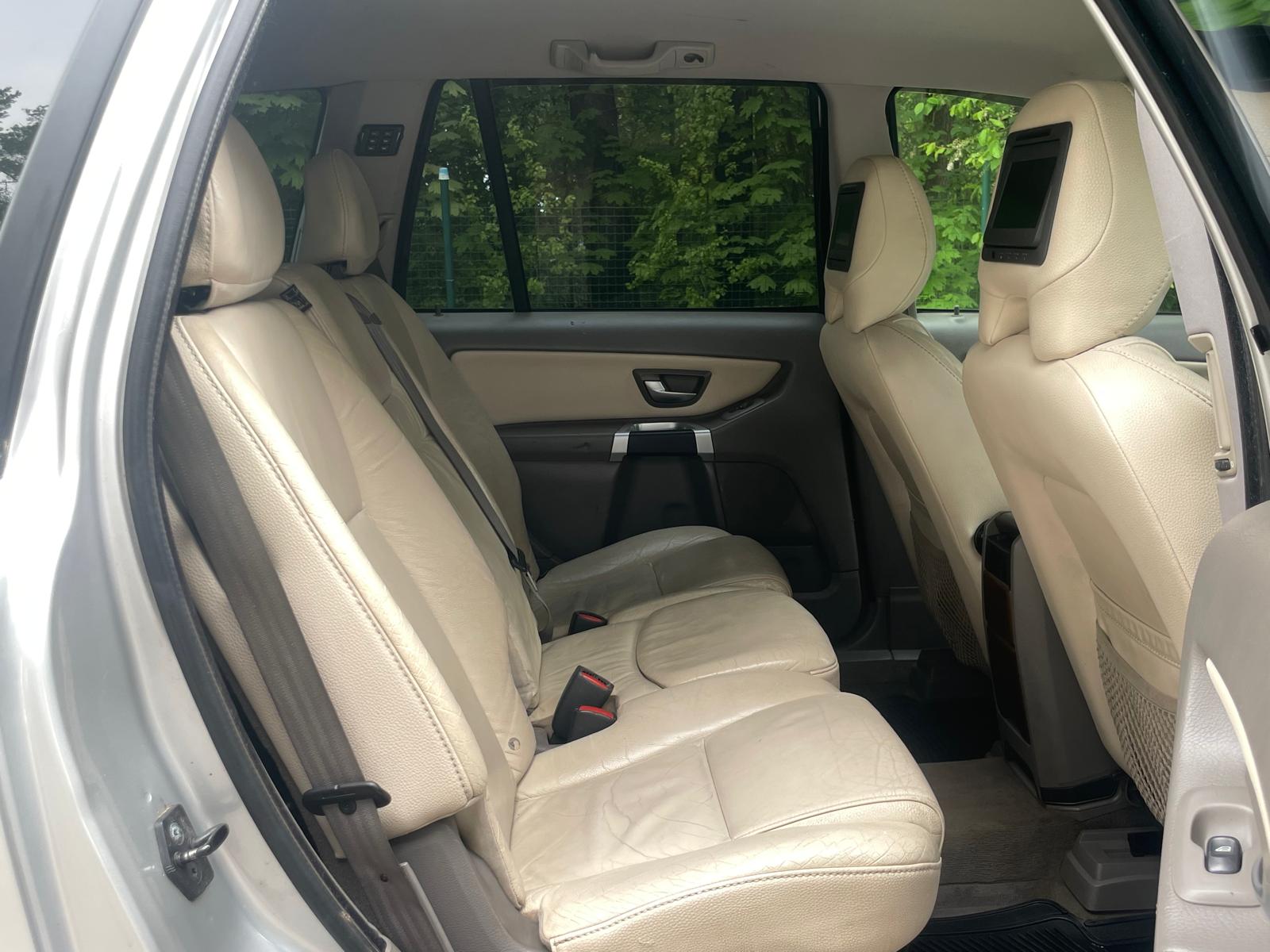 VOLVO XC90 7-VIETAS