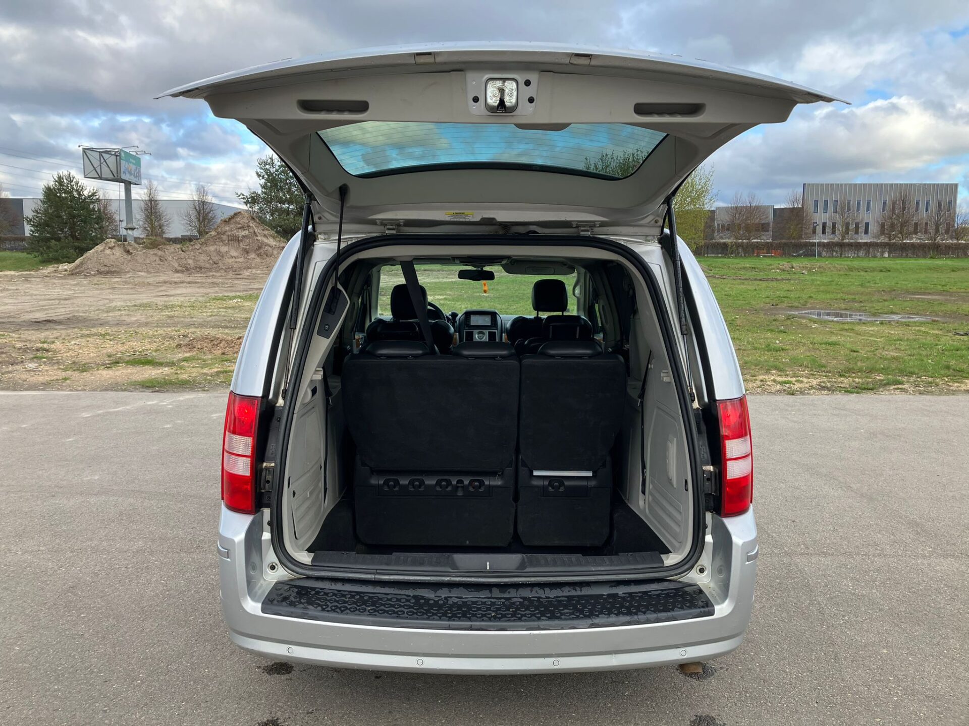 Chrysler Grand Voyager Stow&go 7-мест
