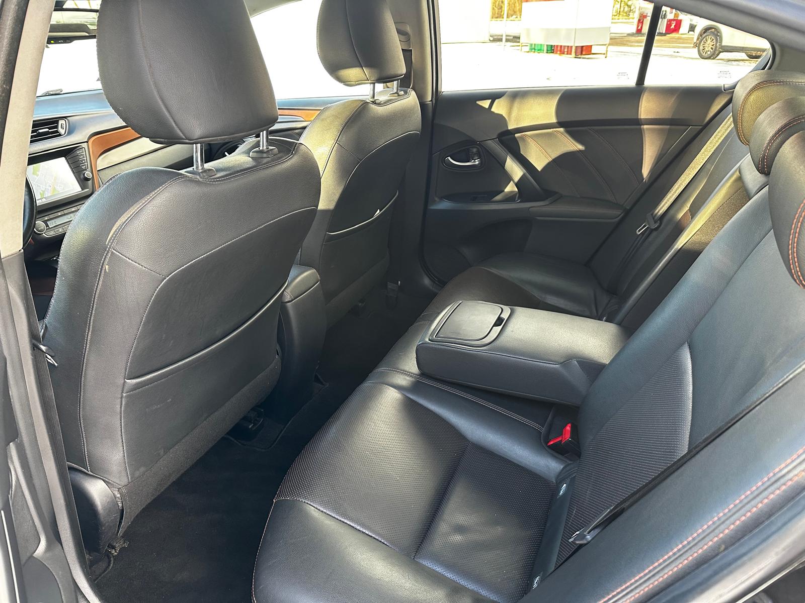 TOYOTA AVENSIS