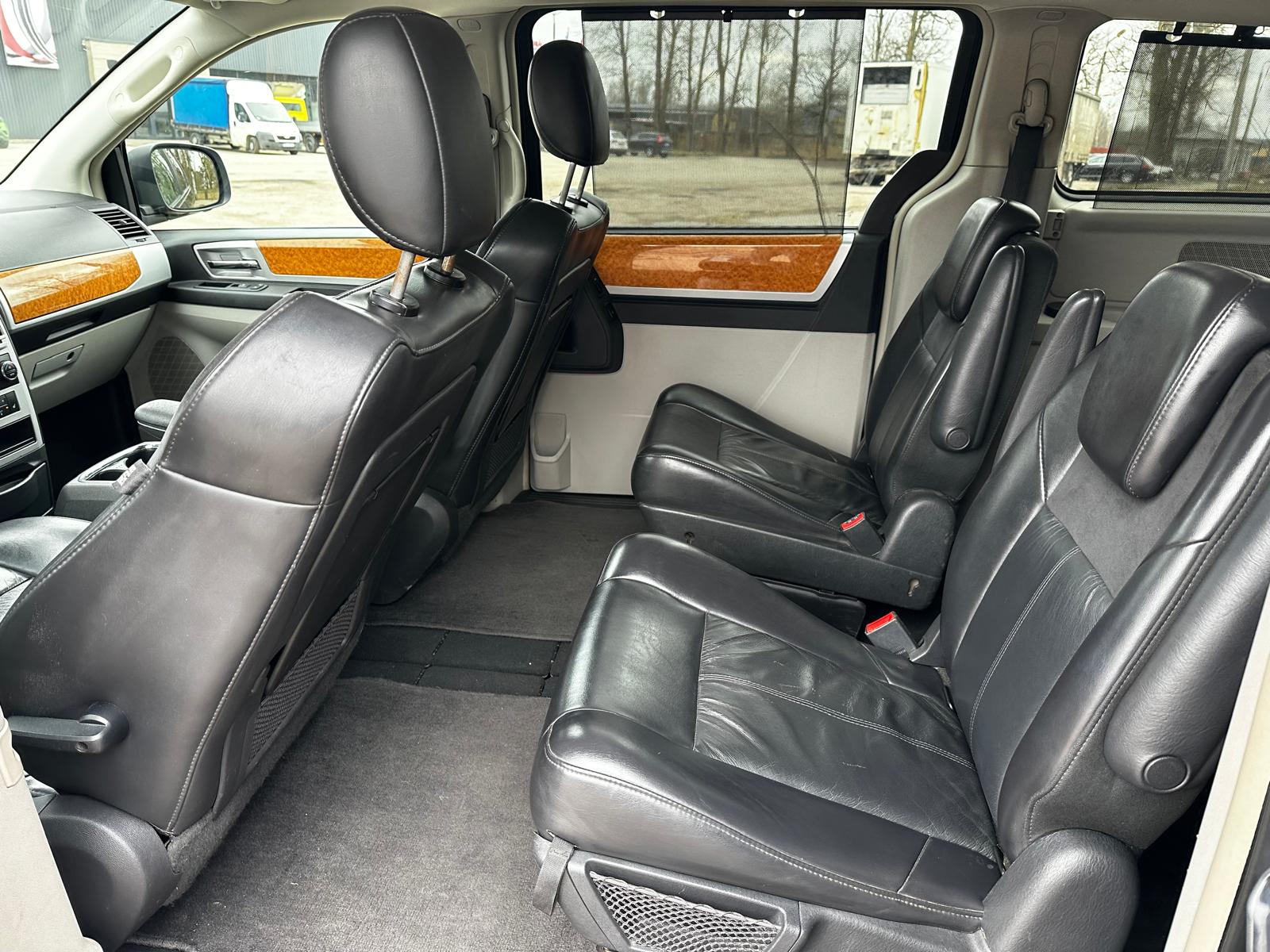 Chrysler Grand Voyager Stow&go limited edition 7-vietas