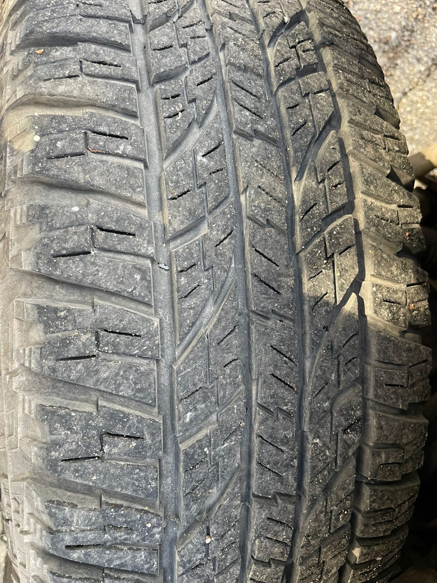 NISSAN PATHFINDER 4×4 7-vietas