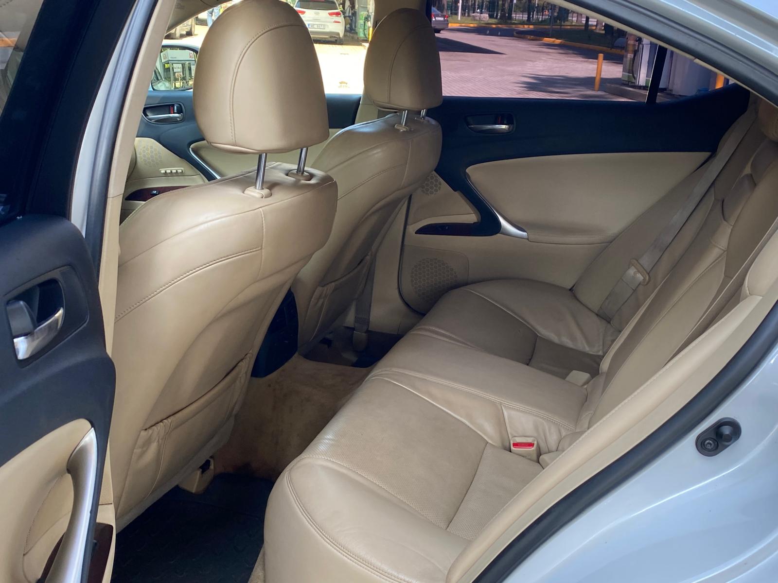 LEXUS IS 220