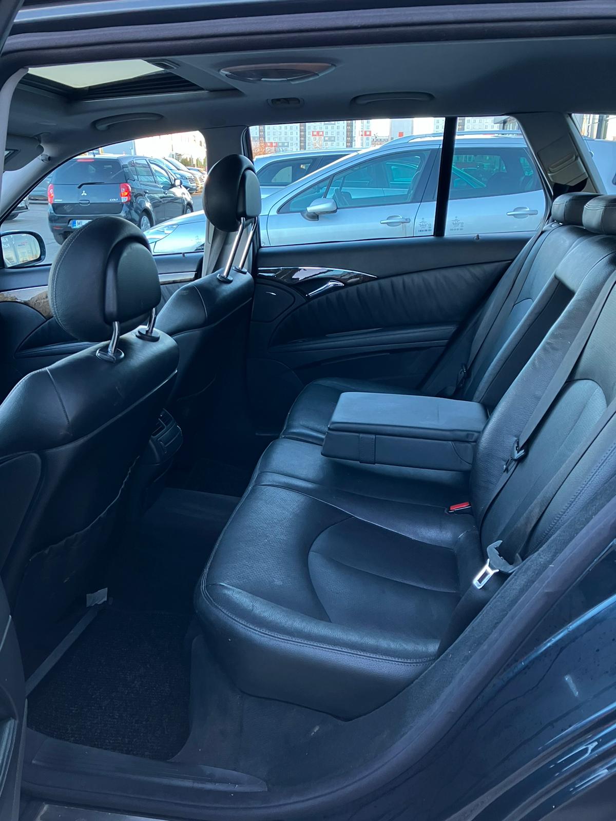 Mercedes Benz E320