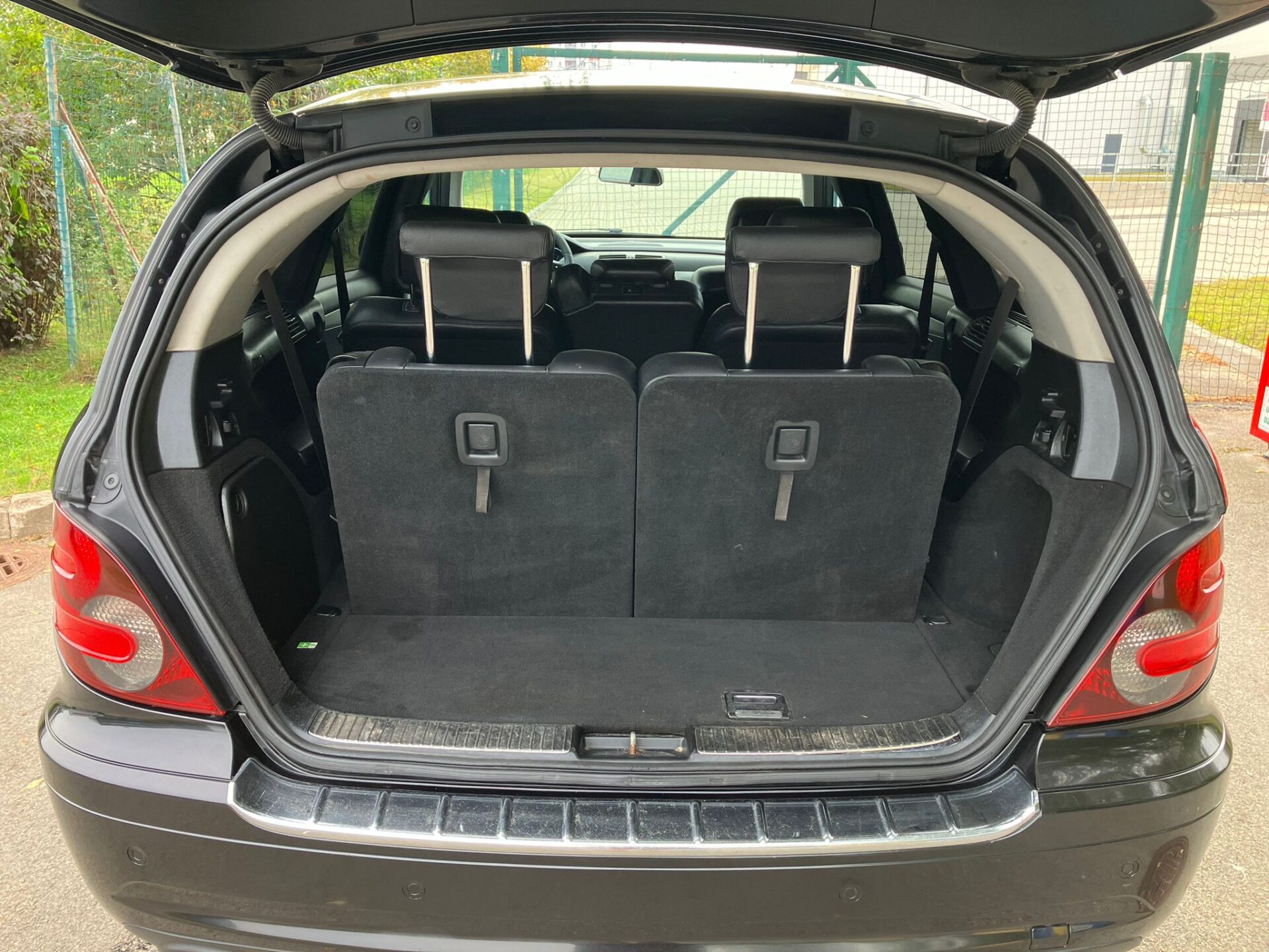 Mercedes Benz R320 7-vietas