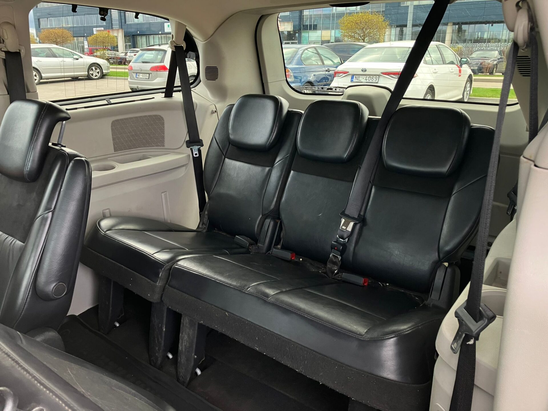 Chrysler Grand Voyager Stow&go 7-мест