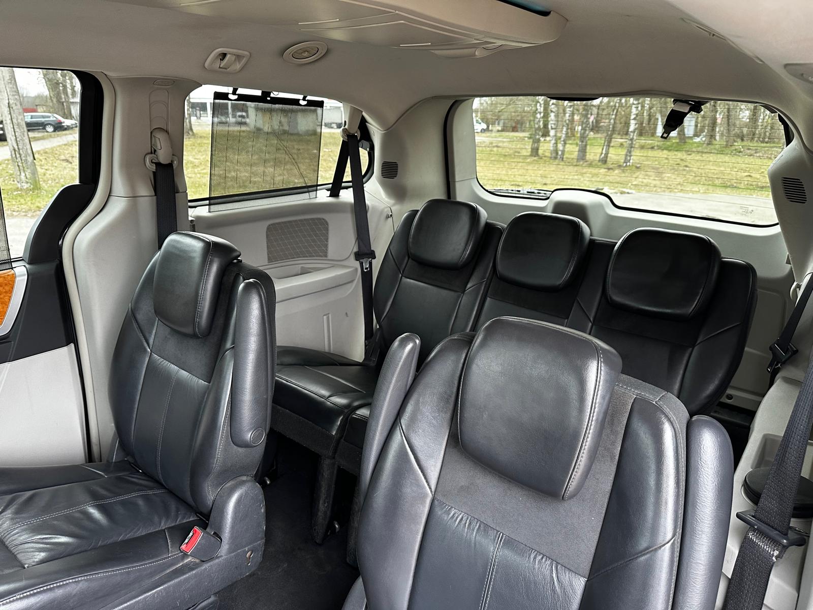 Chrysler Grand Voyager Stow&go limited edition 7-vietas