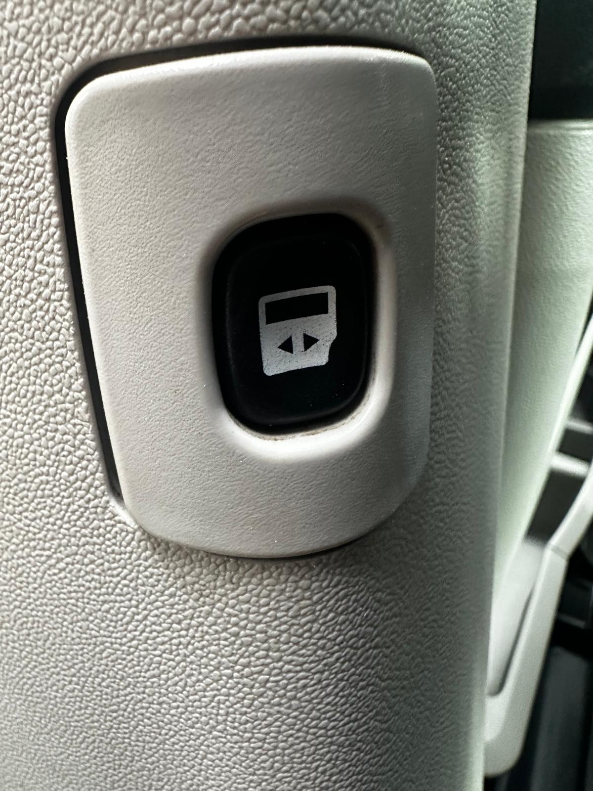 Chrysler Grand Voyager Limited Edition Stow N GO 7-vietas