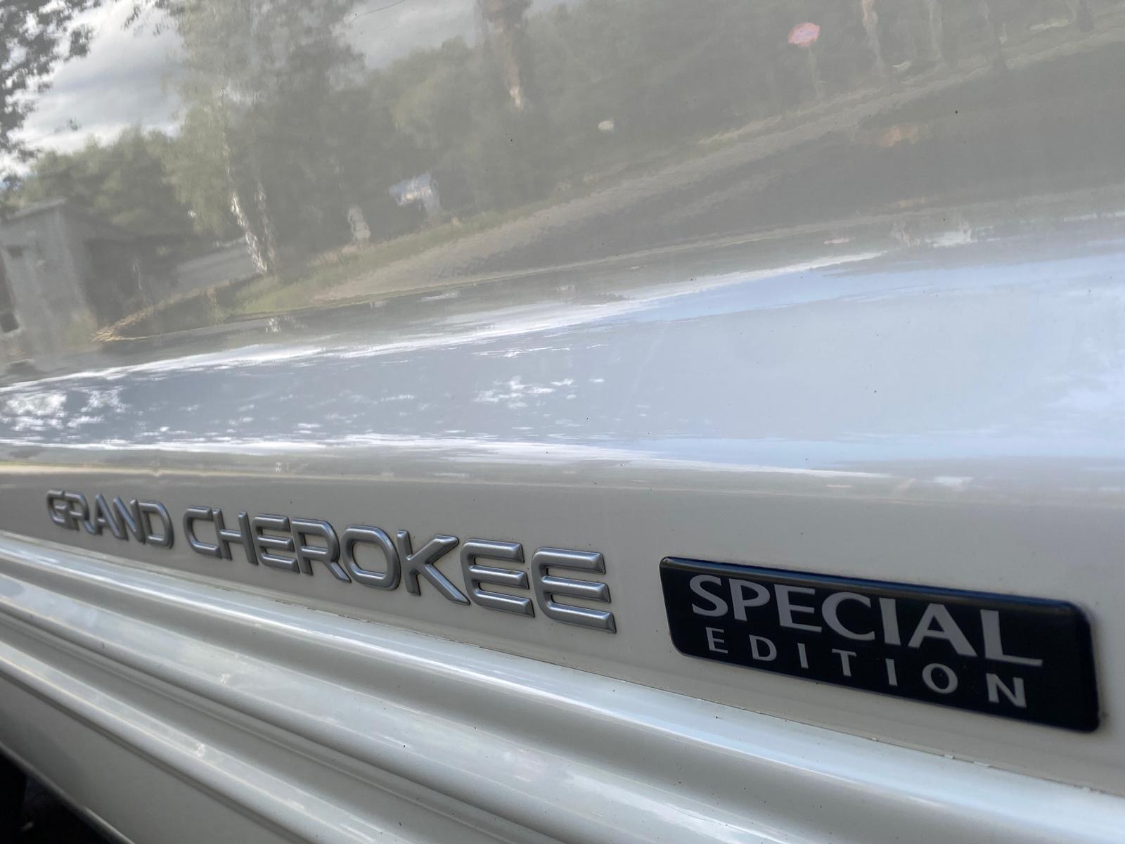 Jeep Grand Cherokee 4×4 special editions v8