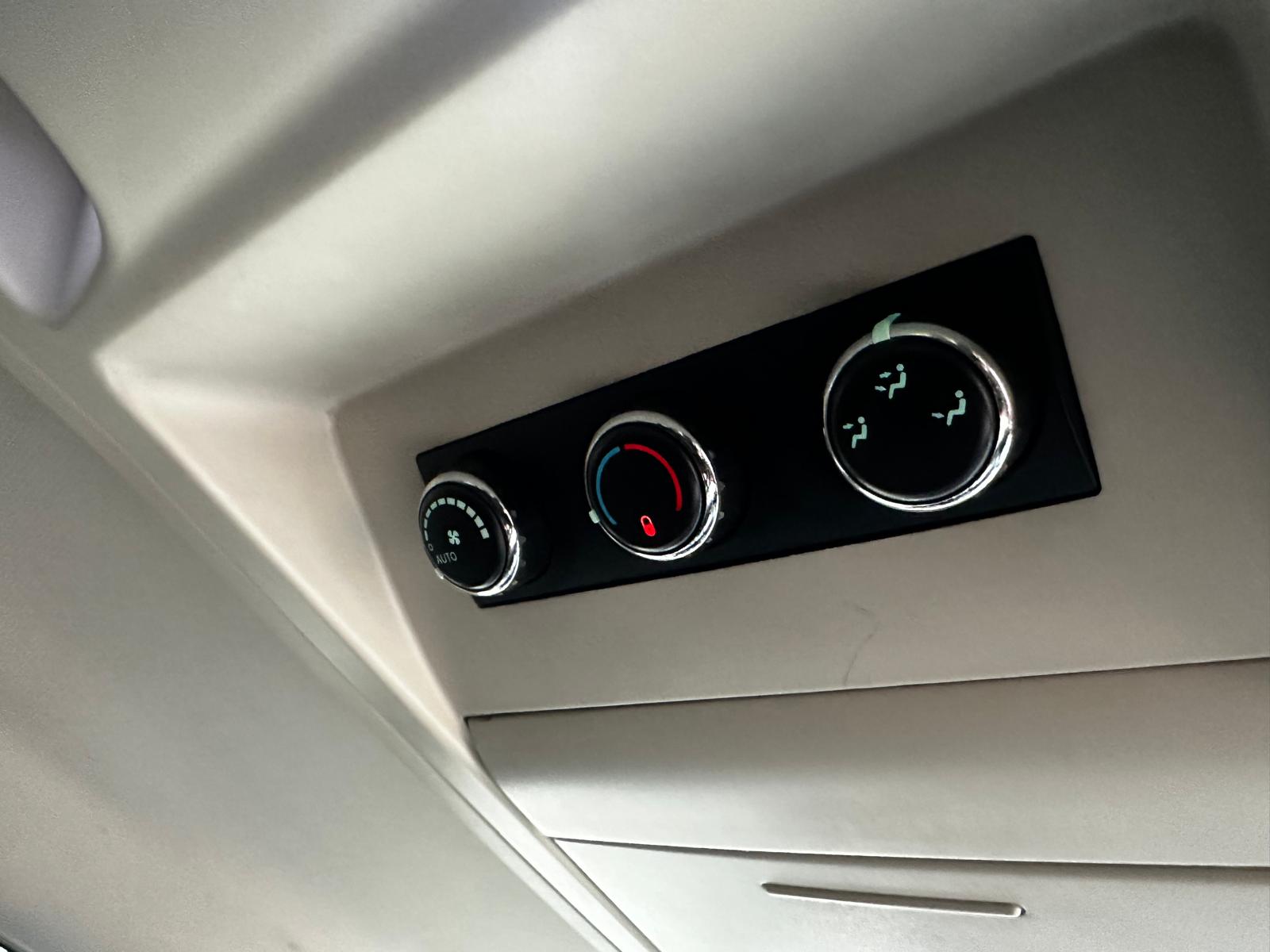Chrysler Grand Voyager Limited Edition Stow N GO 7-vietas