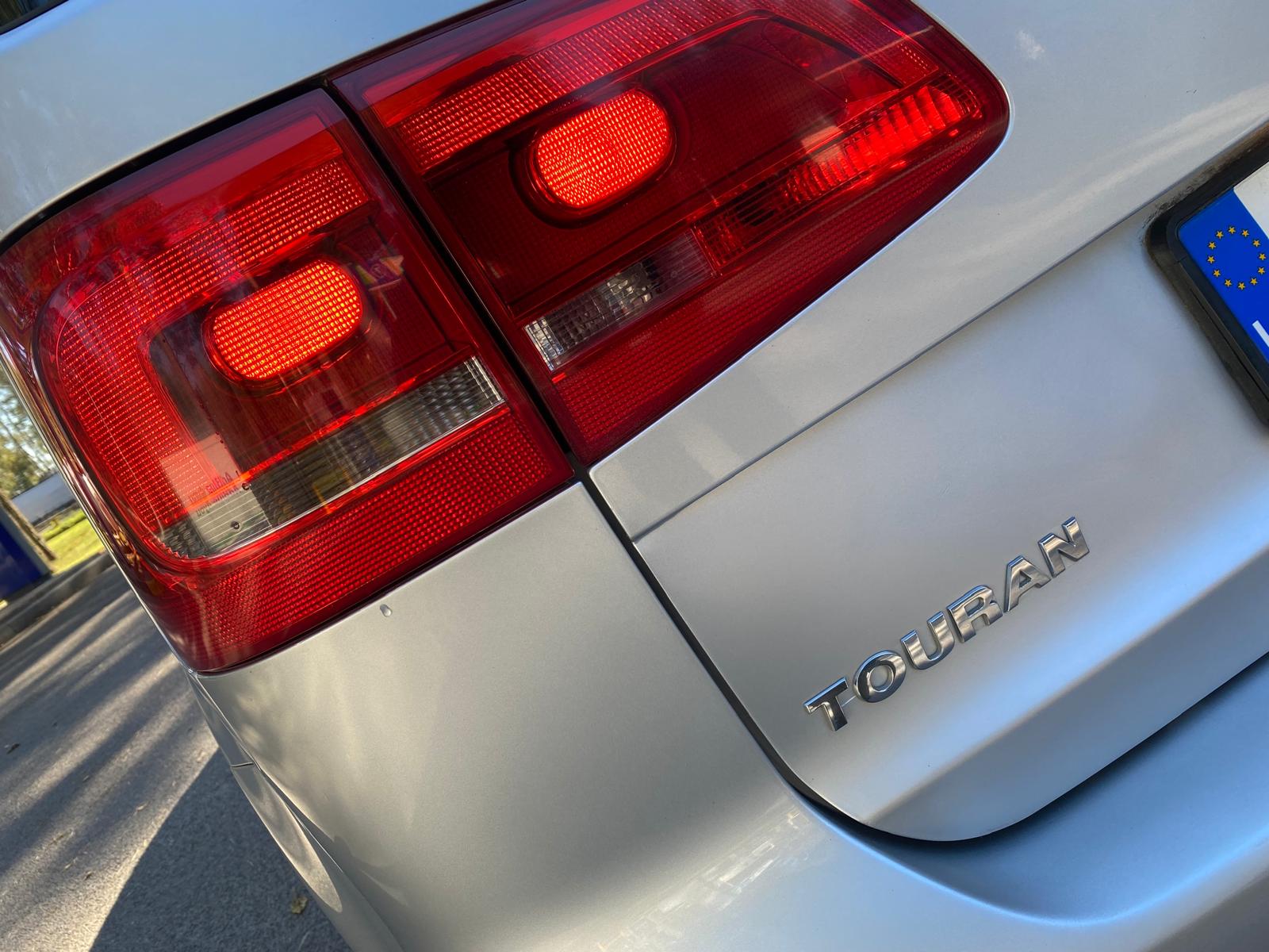 VW Touran 7-Vietīgs