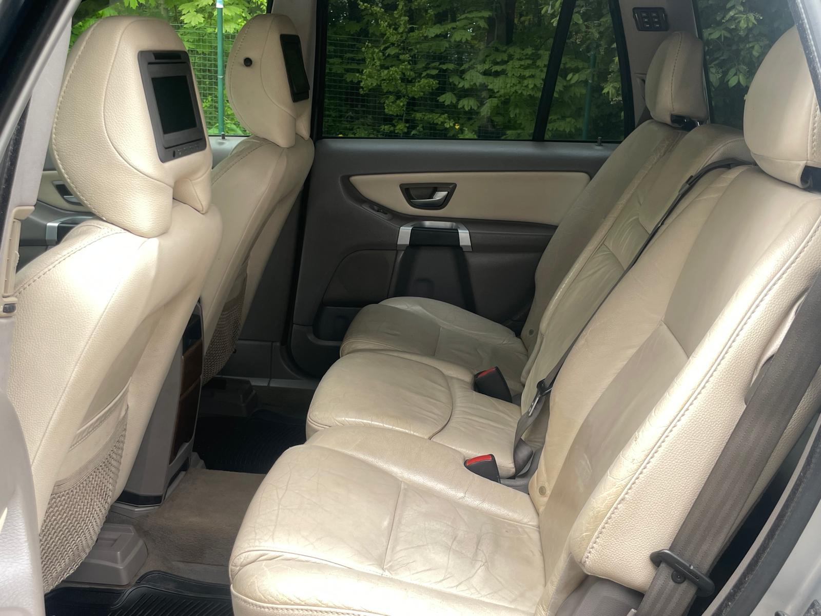 VOLVO XC90 7-VIETAS