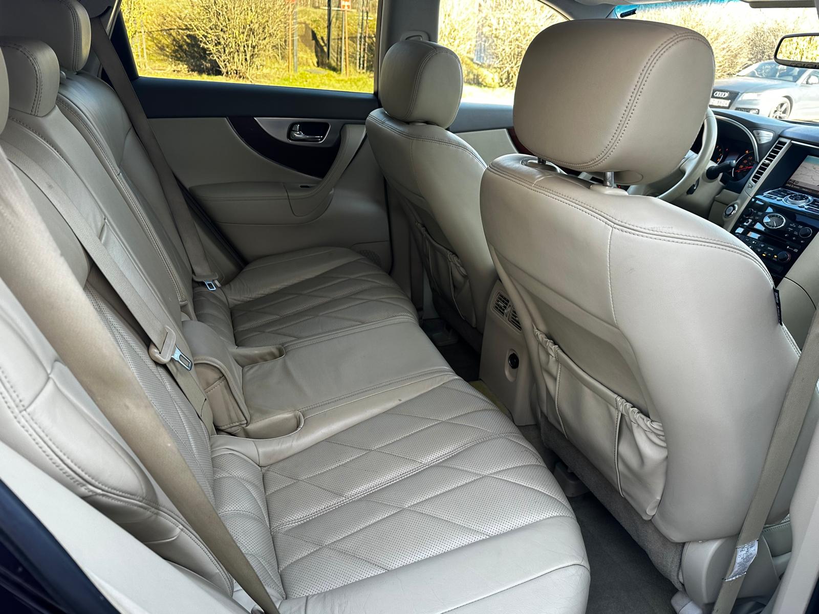 INFINITI FX 35