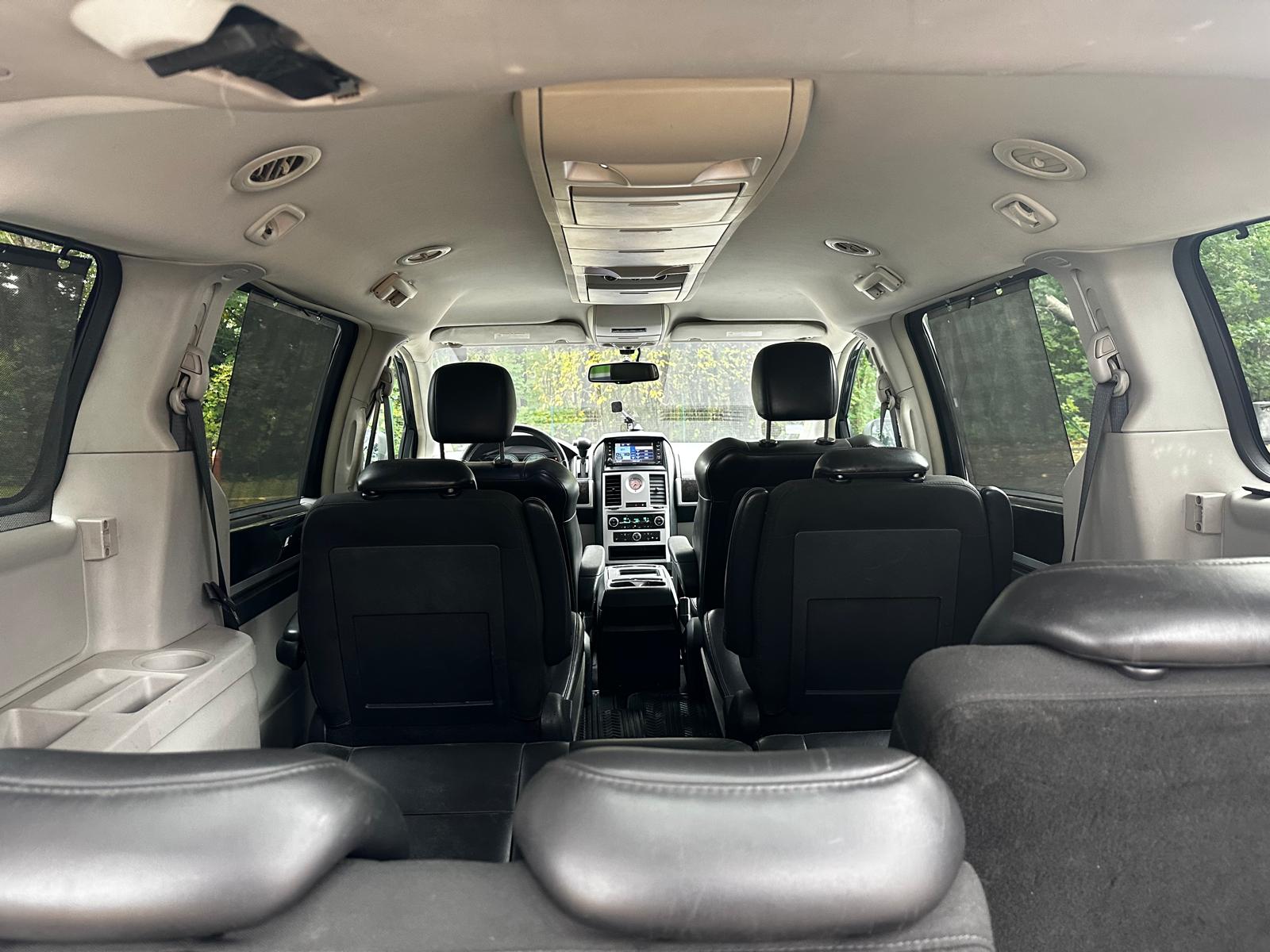 Chrysler Grand Voyager Limited Edition Stow N GO 7-vietas