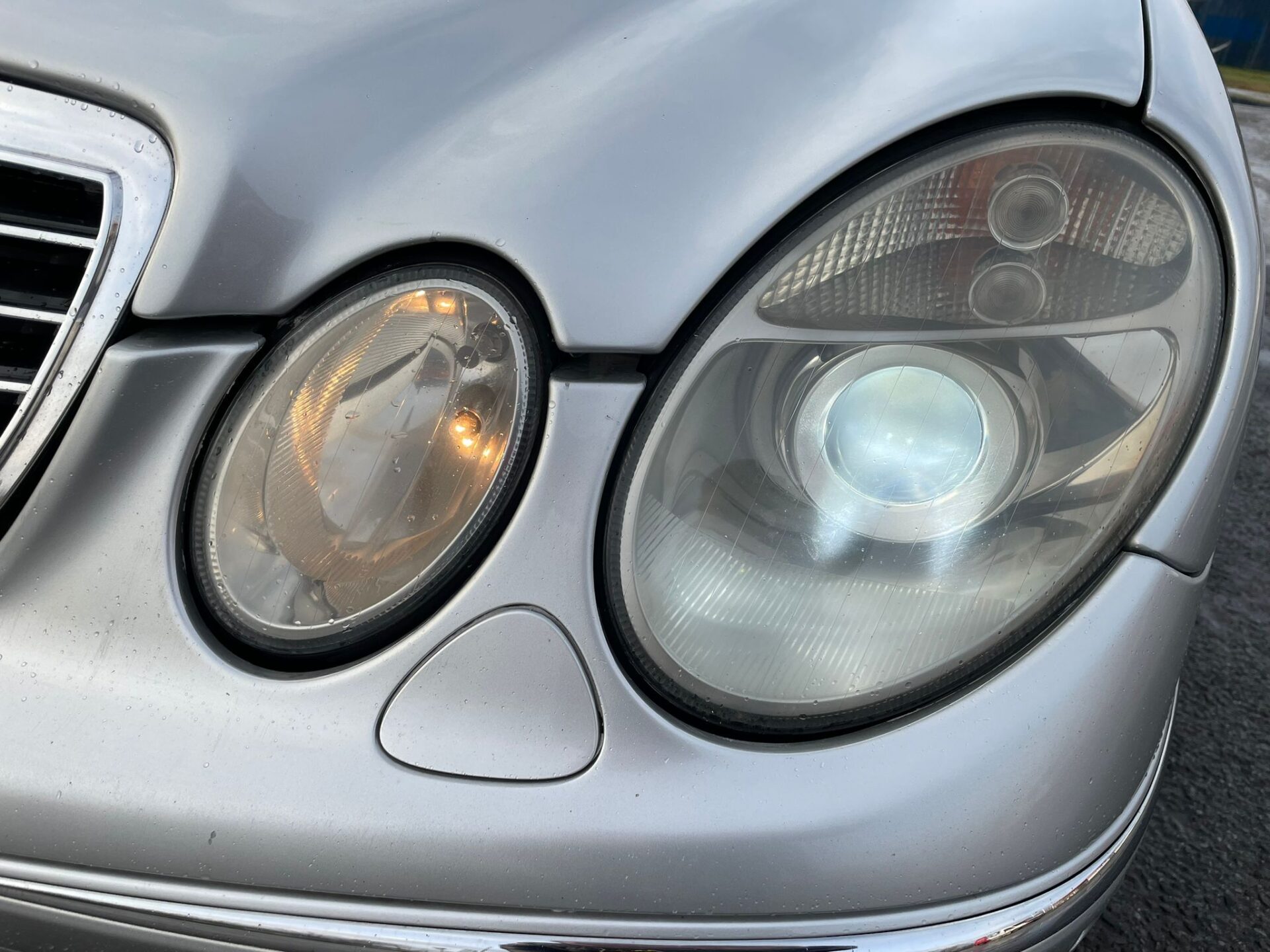 MERCEDES BENZ E240 AVANTGARDE